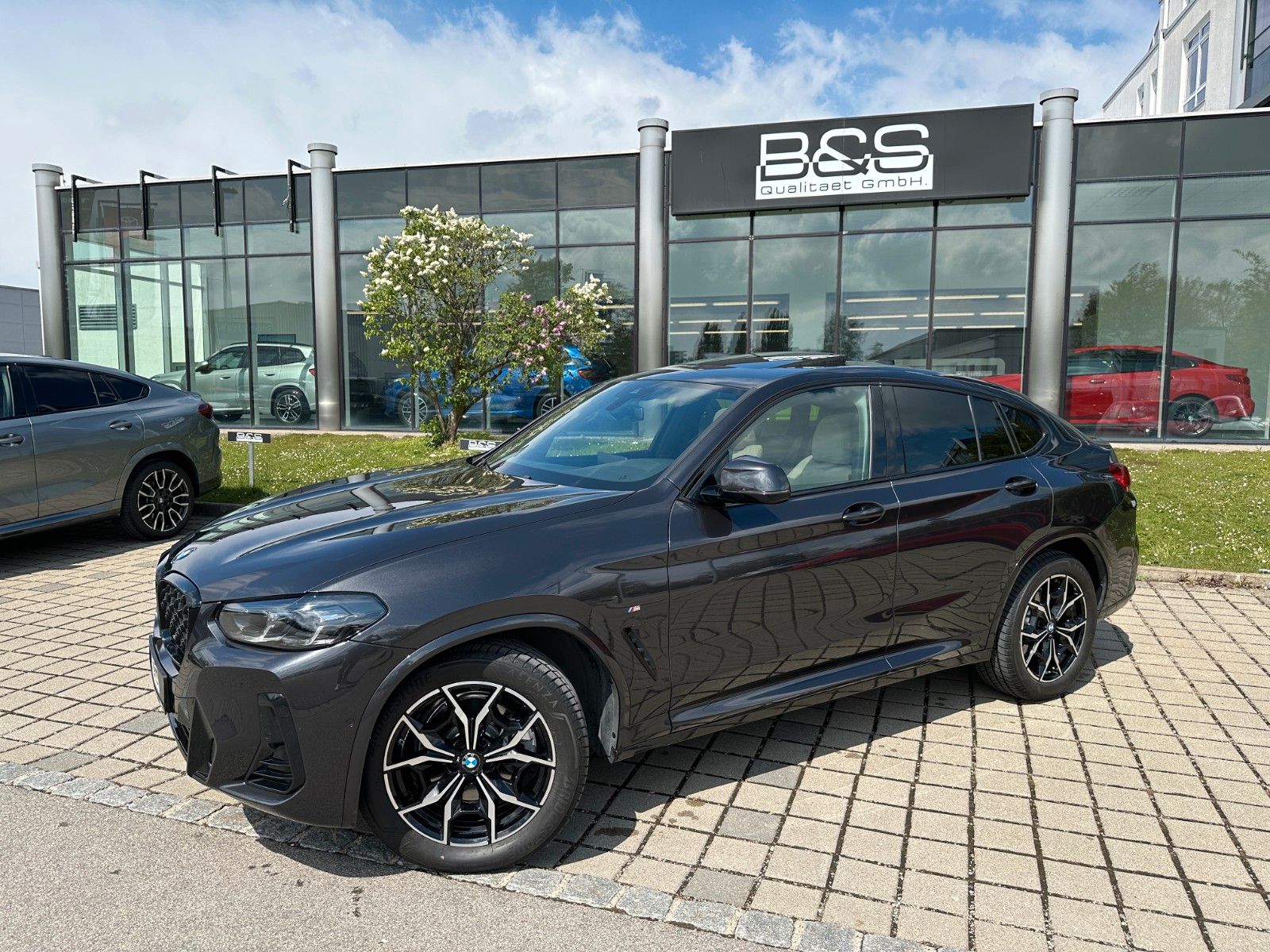 Fahrzeugabbildung BMW X4 xDrive 20d MSport ACC,PANO,HARMAN,LED,Usw