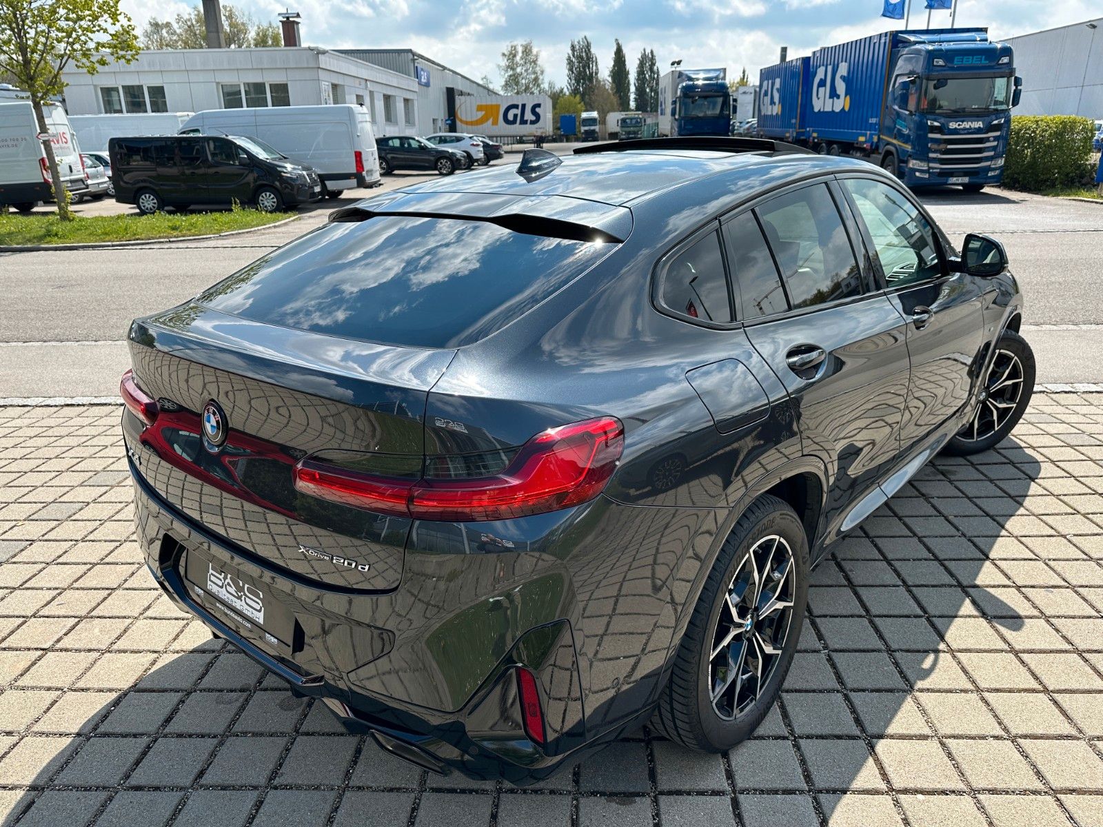 Fahrzeugabbildung BMW X4 xDrive 20d MSport ACC,PANO,HARMAN,LED,Usw