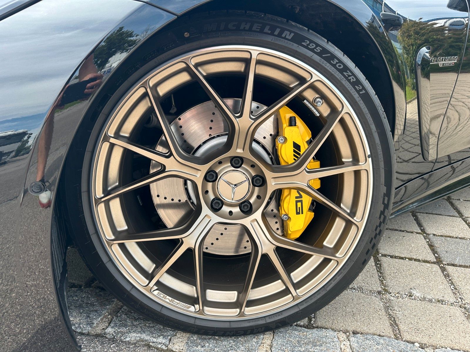 Fahrzeugabbildung Mercedes-Benz AMG GT 63 4M+,Prem Plus,HUD,BURM,PANO,LIFT,usw.