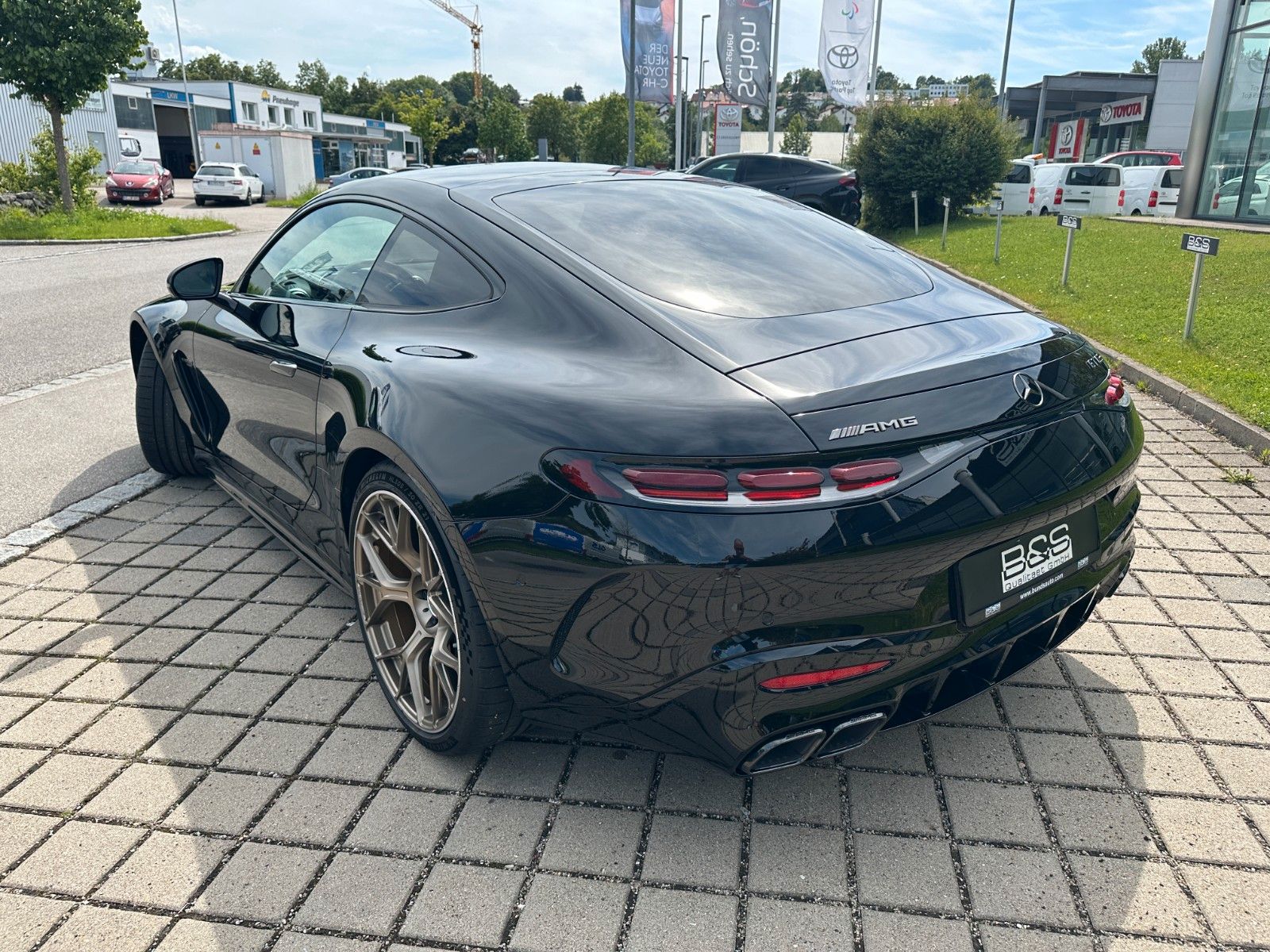 Fahrzeugabbildung Mercedes-Benz AMG GT 63 4M+,Prem Plus,HUD,BURM,PANO,LIFT,usw.