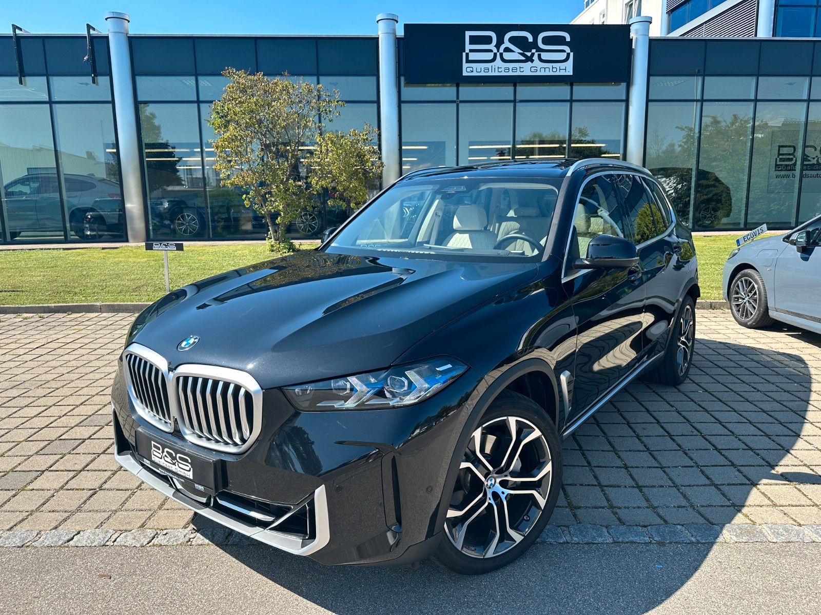 Fahrzeugabbildung BMW X5 40i xDrive ACC,HUD,HARMAN,PANO,360,SOFTCL,21"