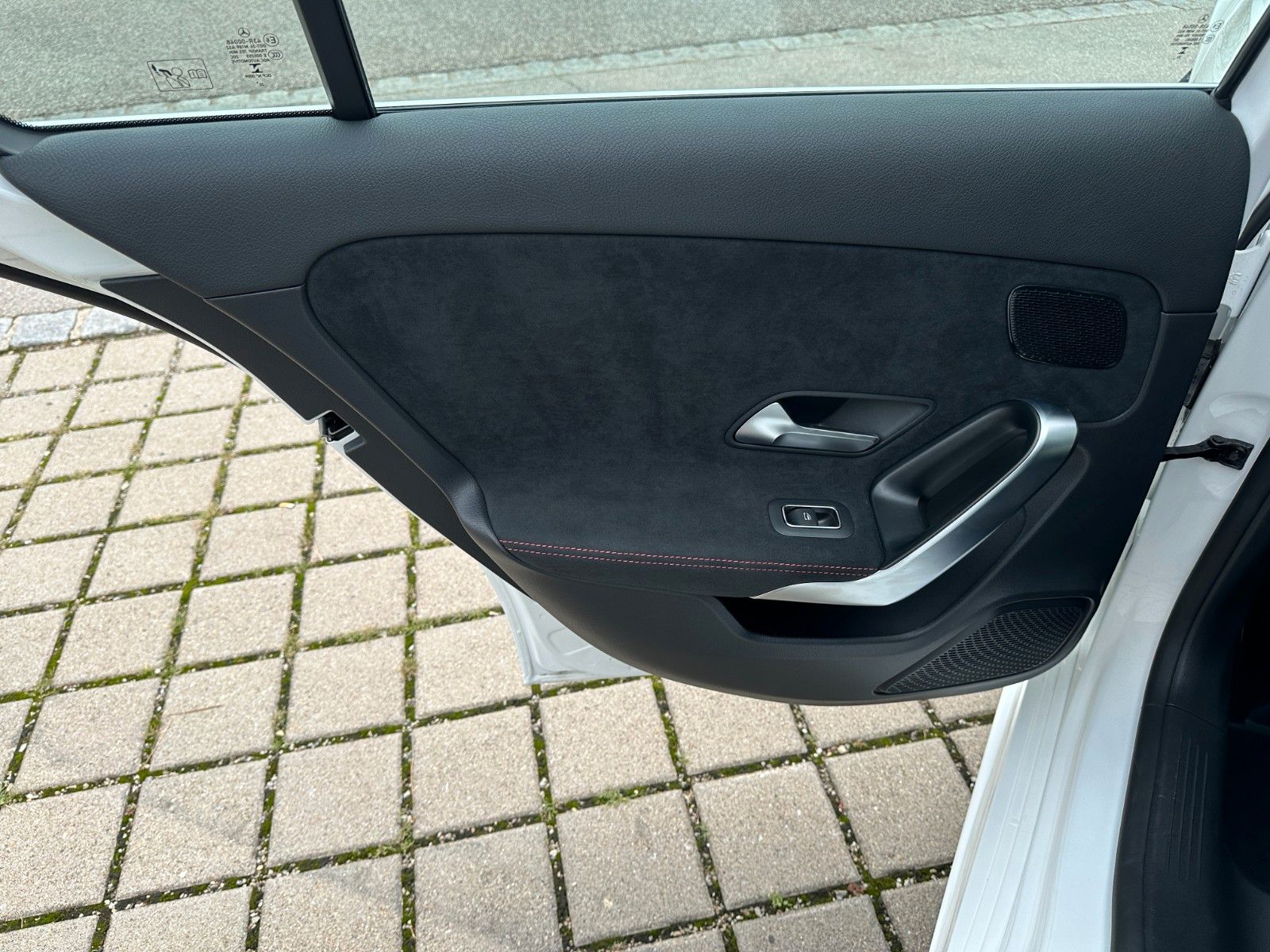 Fahrzeugabbildung Mercedes-Benz A 250e AMG Line, PANORAMA,LED,KAMERA,Usw