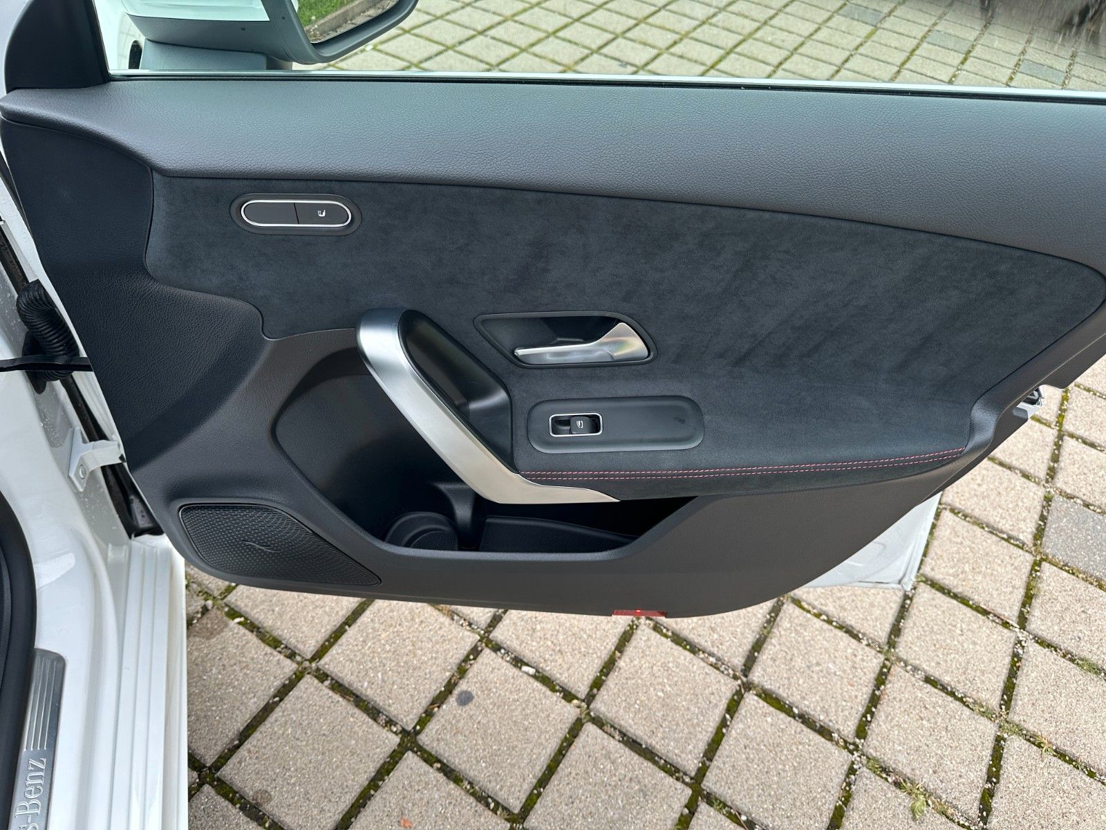 Fahrzeugabbildung Mercedes-Benz A 250e AMG Line, PANORAMA,LED,KAMERA,Usw