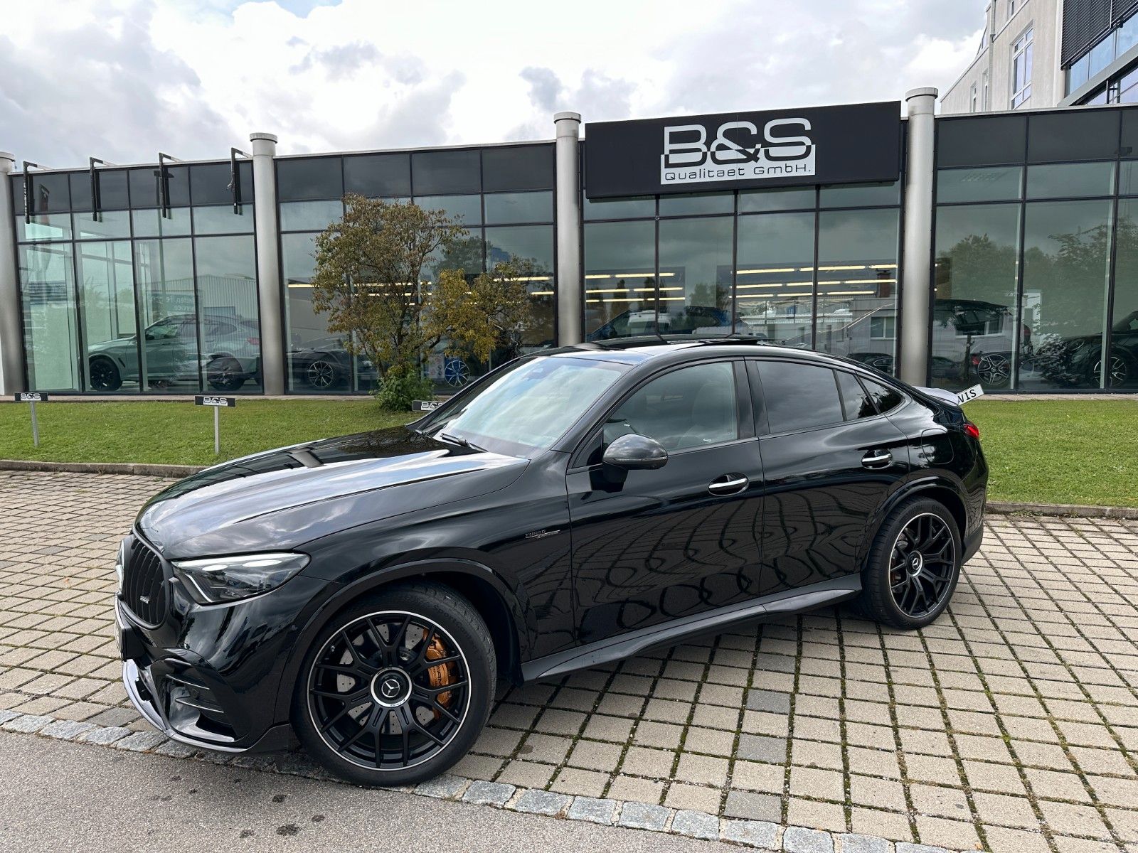 Fahrzeugabbildung Mercedes-Benz GLC 63 S E AMG Perf DISTR,HUD,PANO,BURM,KERAMIK