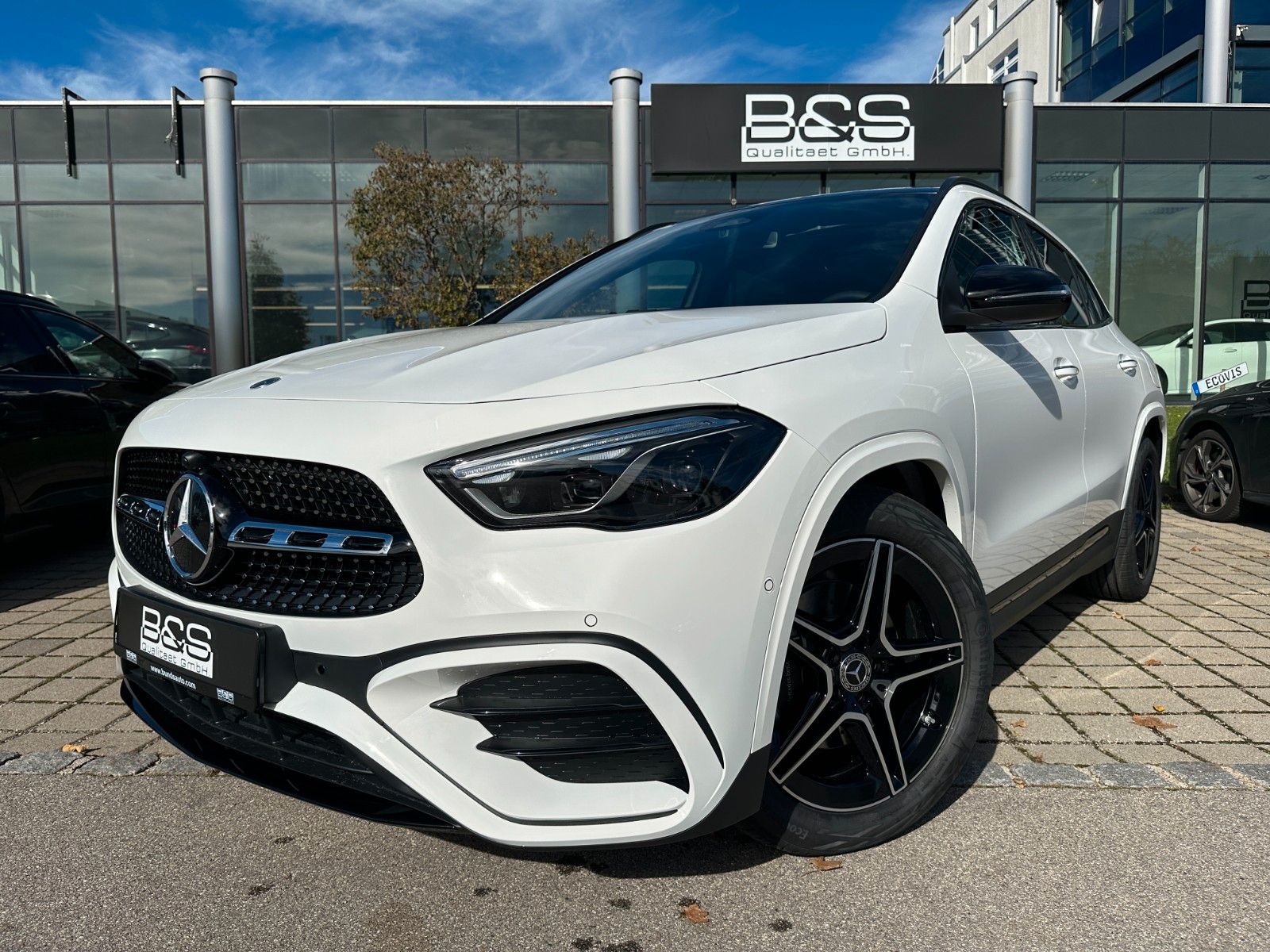 Mercedes-Benz GLA 200d AMG DISTR,PANO,LED,Night-Paket,Usw