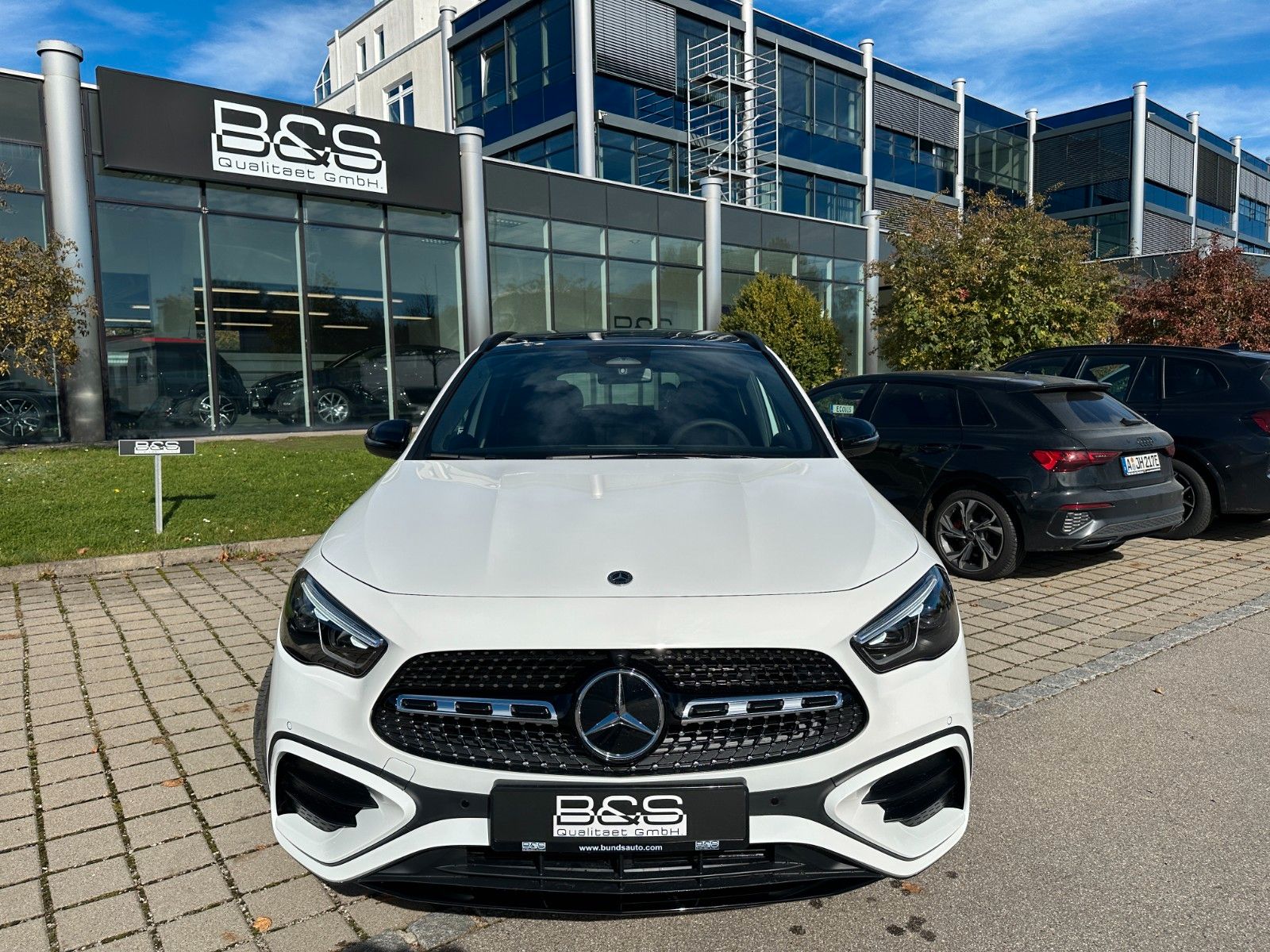 Fahrzeugabbildung Mercedes-Benz GLA 200d AMG DISTR,PANO,LED,Night-Paket,Usw