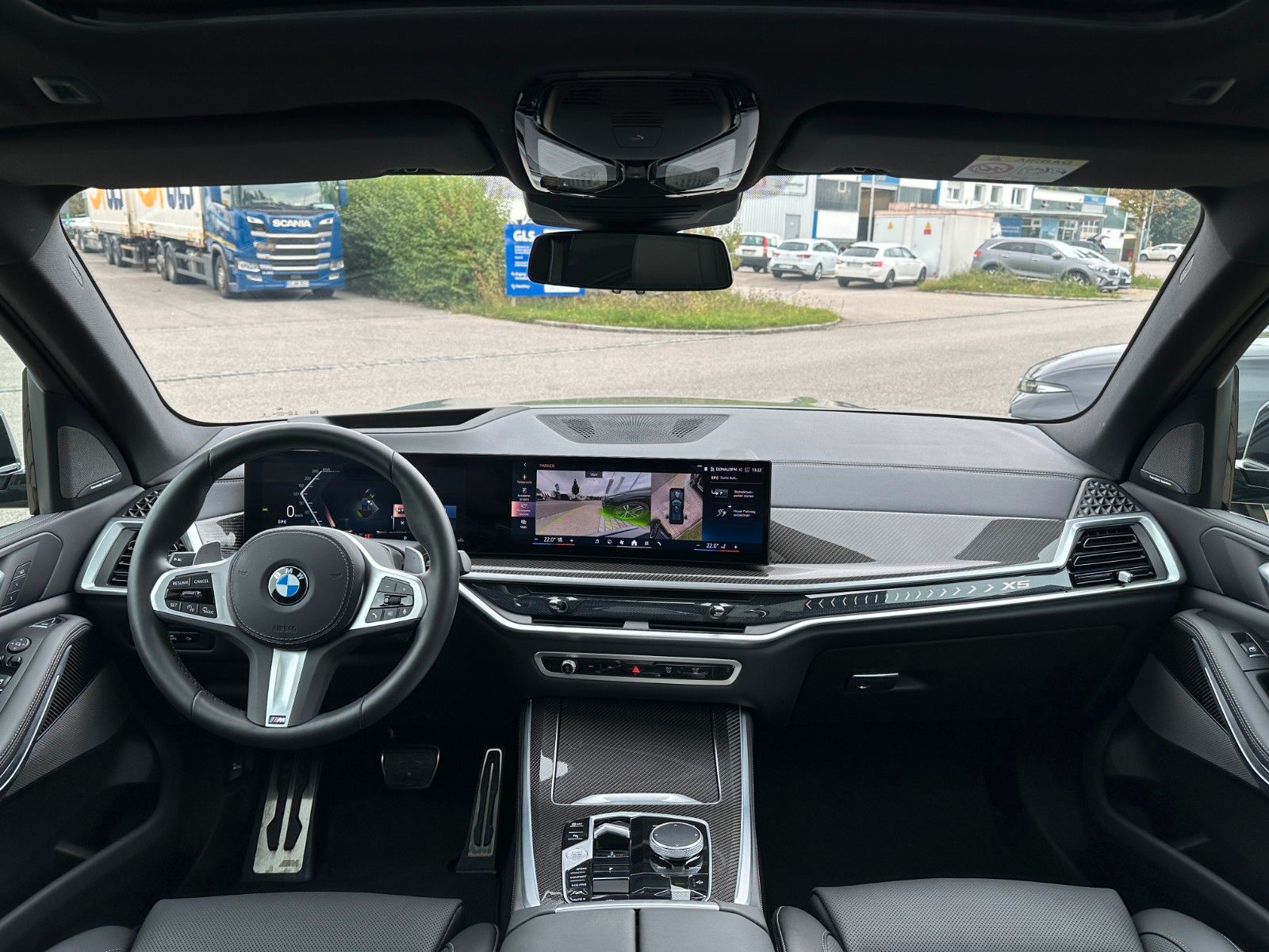 Fahrzeugabbildung BMW X5 30d xDrive MSport ACC,HUD,PANO,HARMAN,LUFT...