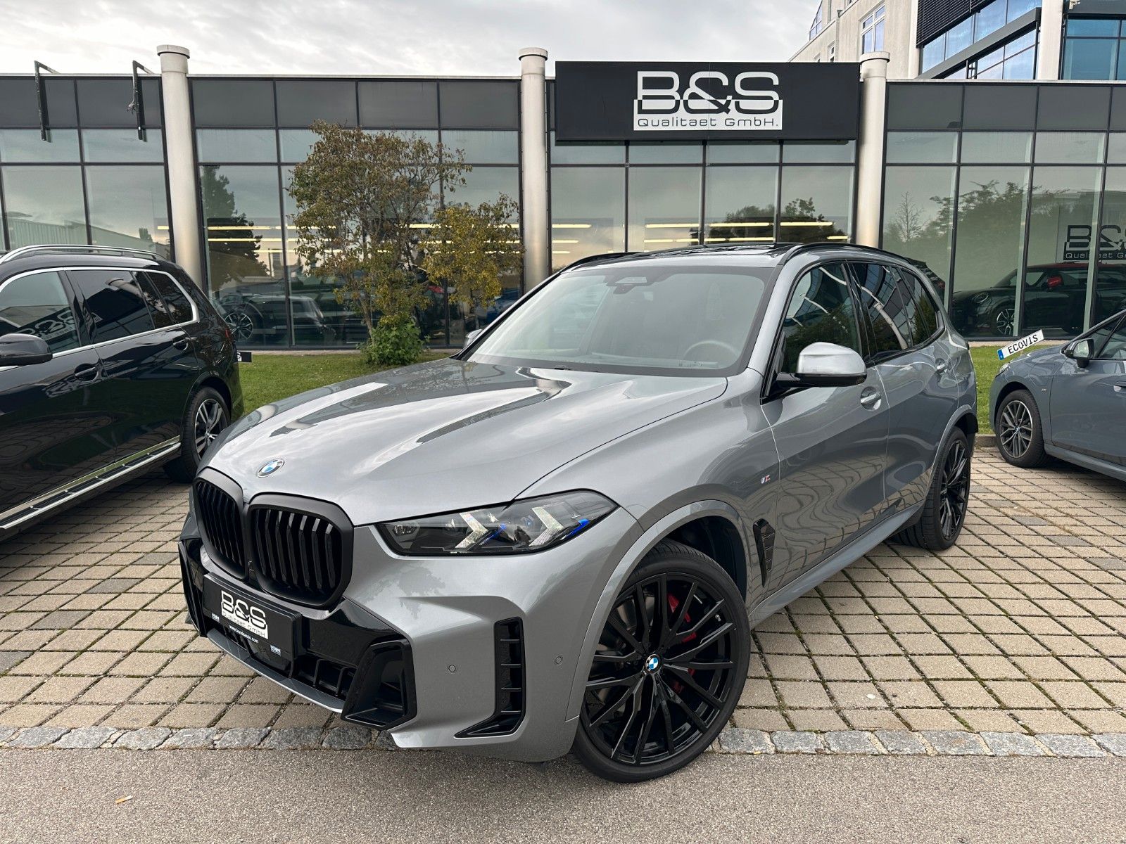 Fahrzeugabbildung BMW X5 30d xDrive MSport ACC,HUD,PANO,HARMAN,LUFT...