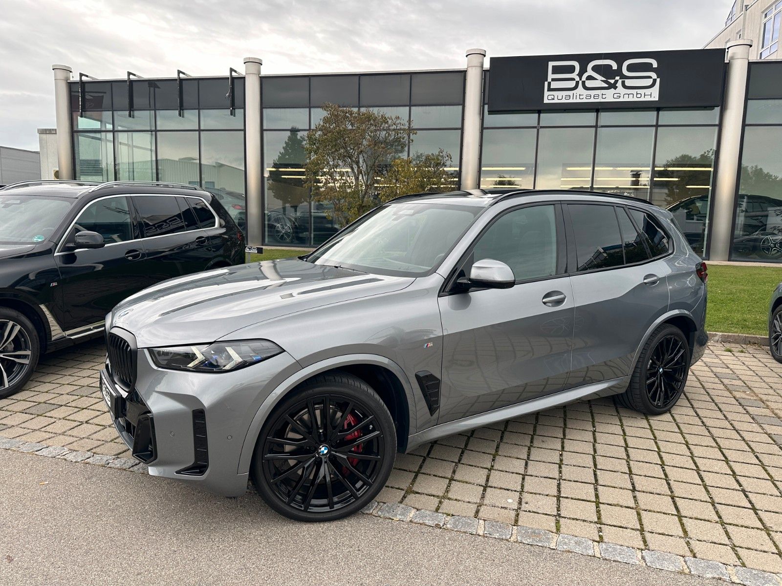 Fahrzeugabbildung BMW X5 30d xDrive MSport ACC,HUD,PANO,HARMAN,LUFT...