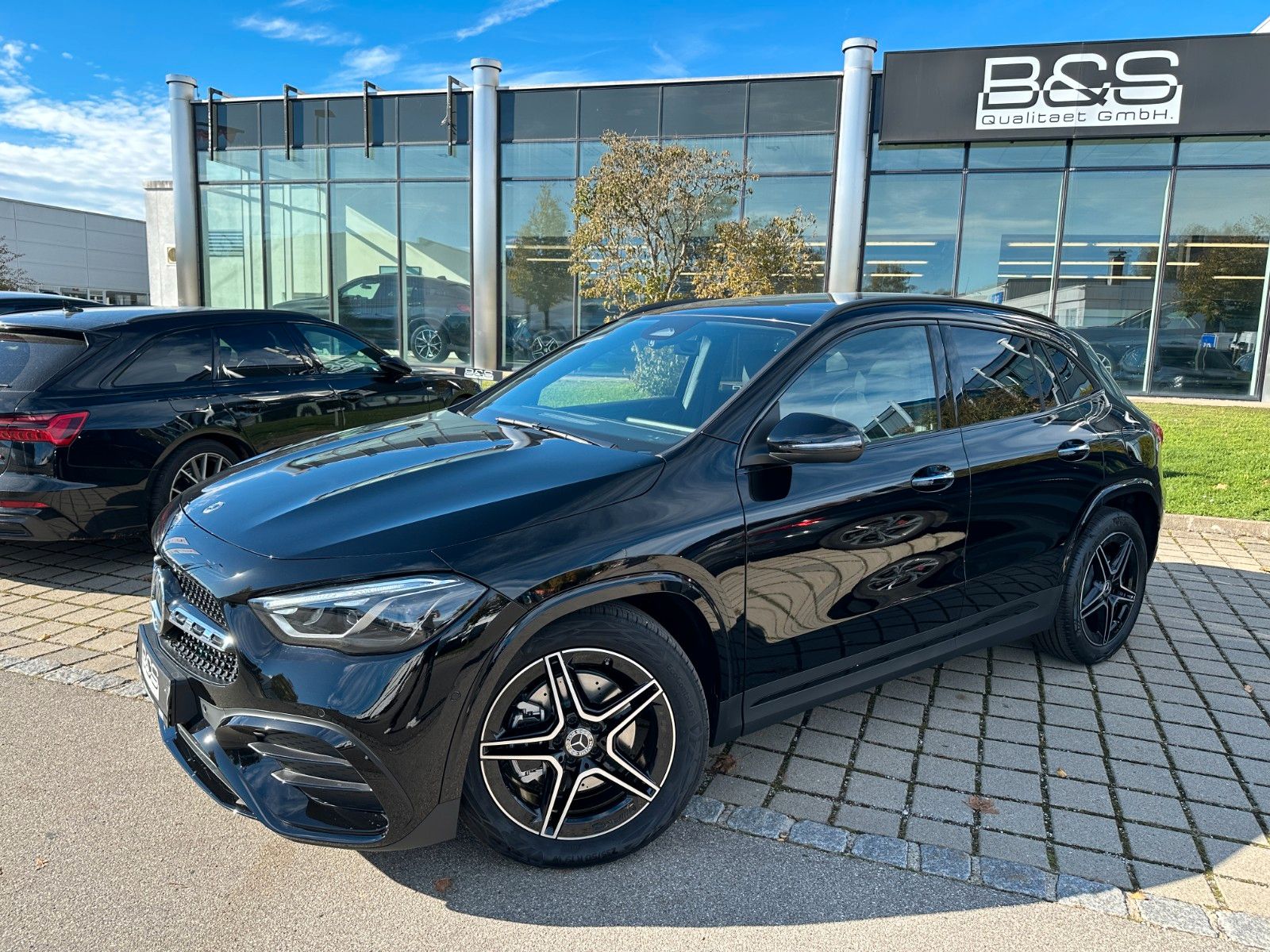 Fahrzeugabbildung Mercedes-Benz GLA 200d AMG Line Edition DISTR,PANO,LED,KAMERA