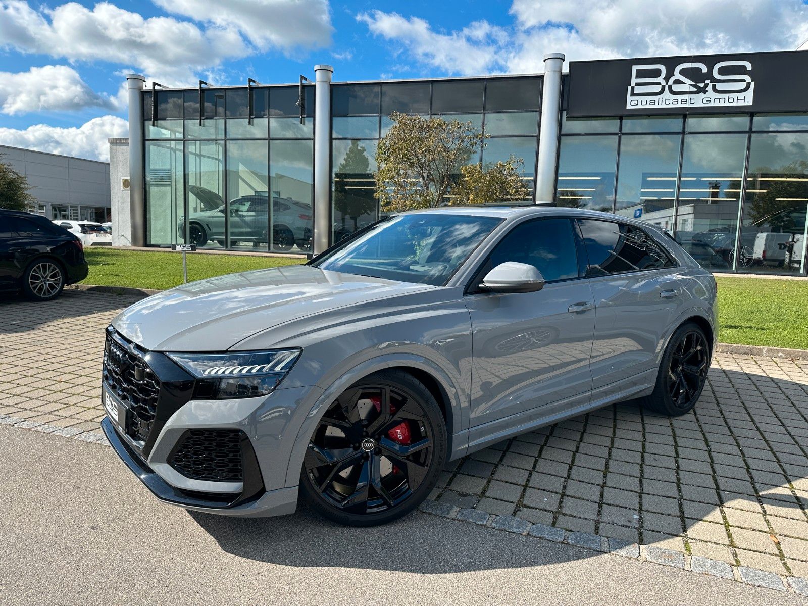 Fahrzeugabbildung Audi RSQ8 4.0 TFSI quattro ACC,HUD,PANO,B&O,SOFTCL...