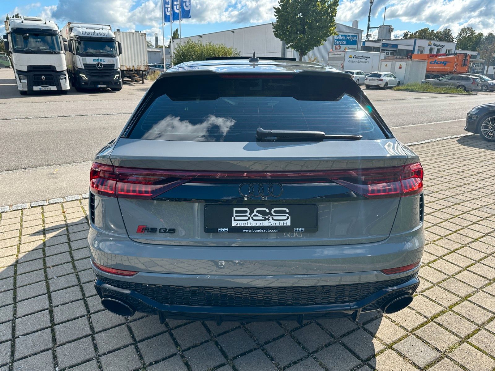 Fahrzeugabbildung Audi RSQ8 4.0 TFSI quattro ACC,HUD,PANO,B&O,SOFTCL...