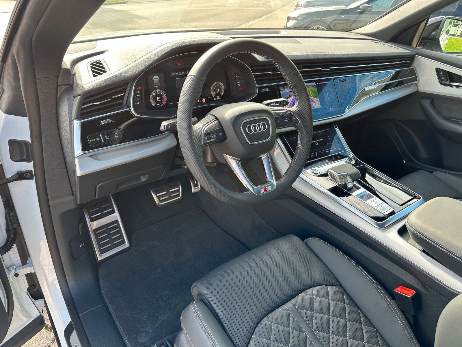 Fahrzeugabbildung Audi Q8 50 TDI quattro ACC,PANO,B&O,MATRIX,LUFT,23"..