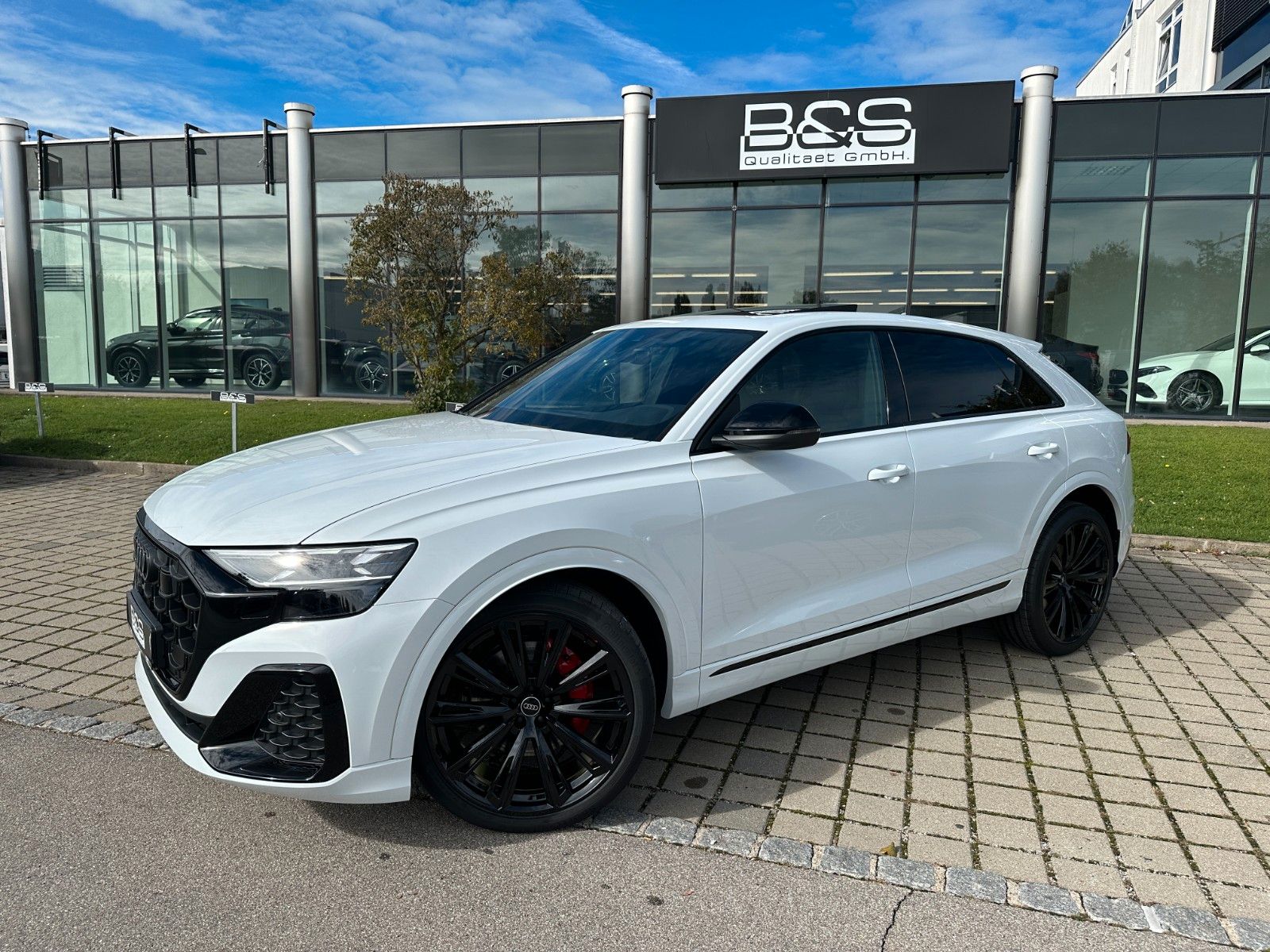 Fahrzeugabbildung Audi Q8 50 TDI quattro ACC,PANO,B&O,MATRIX,LUFT,23"..