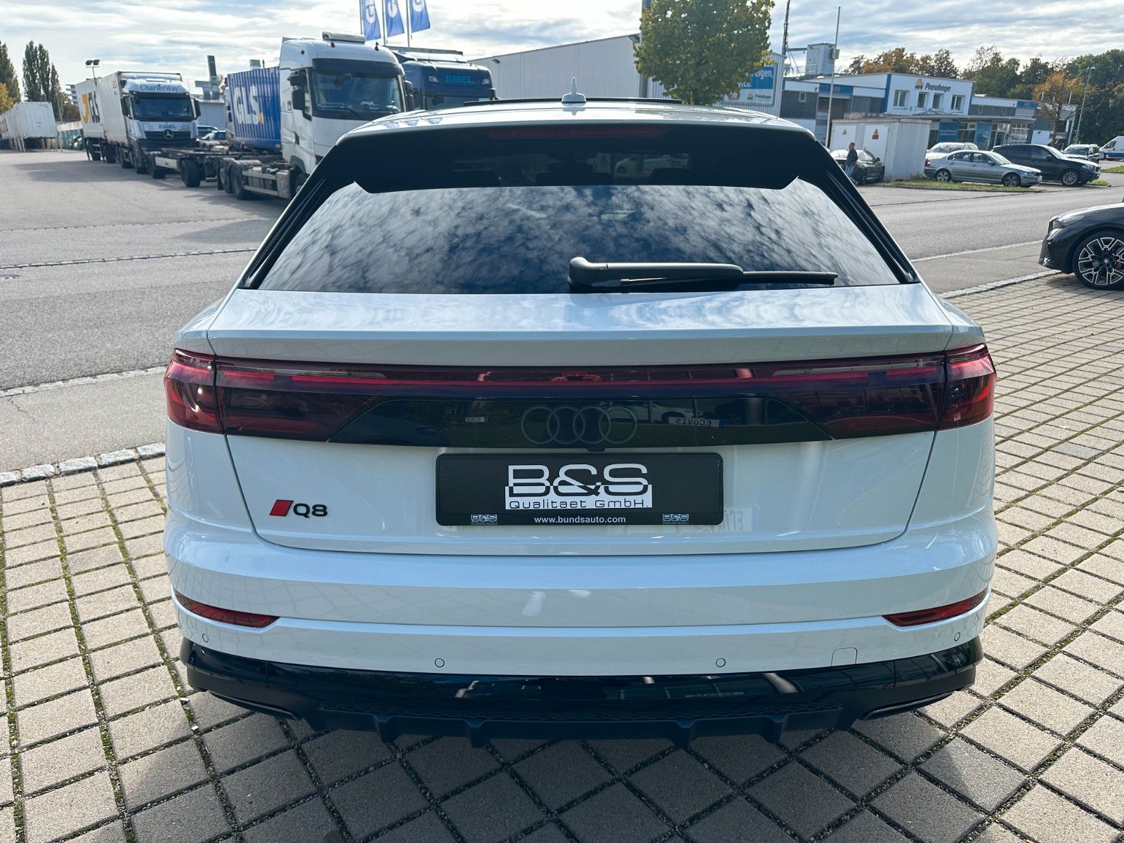 Fahrzeugabbildung Audi Q8 50 TDI quattro ACC,PANO,B&O,MATRIX,LUFT,23"..