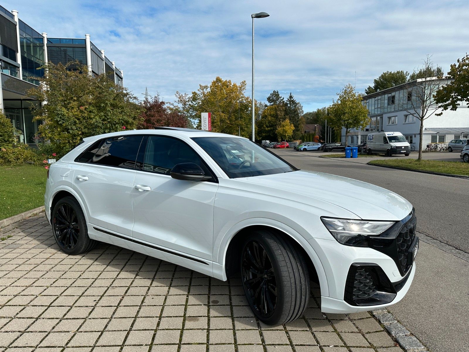 Fahrzeugabbildung Audi Q8 50 TDI quattro ACC,PANO,B&O,MATRIX,LUFT,23"..