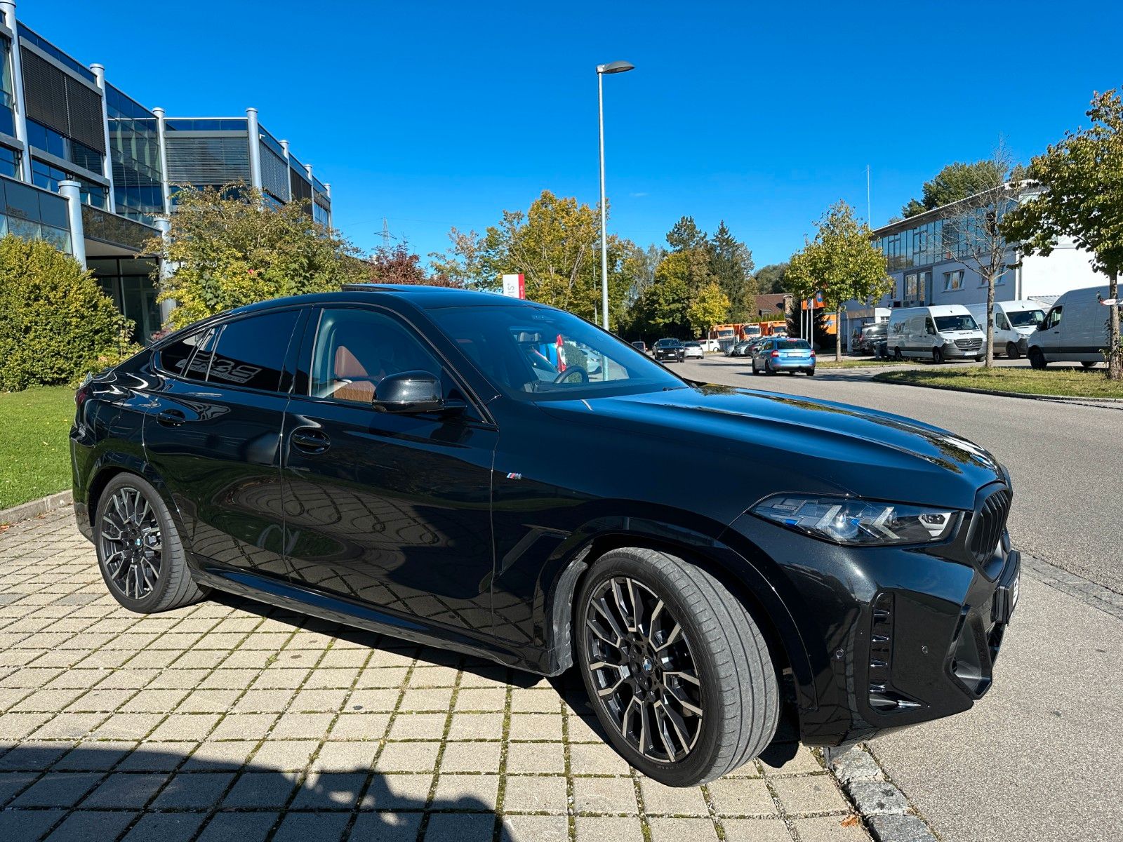 Fahrzeugabbildung BMW X6 40d xDrive MSport  ACC,HUD,PANO,HARMAN,LUFT