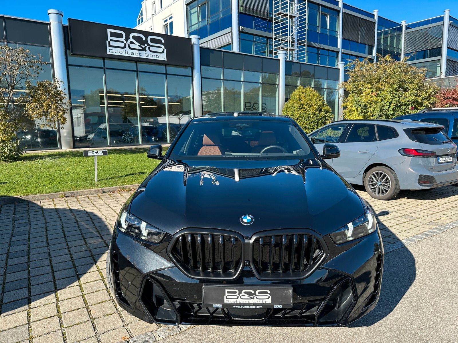 Fahrzeugabbildung BMW X6 40d xDrive MSport  ACC,HUD,PANO,HARMAN,LUFT