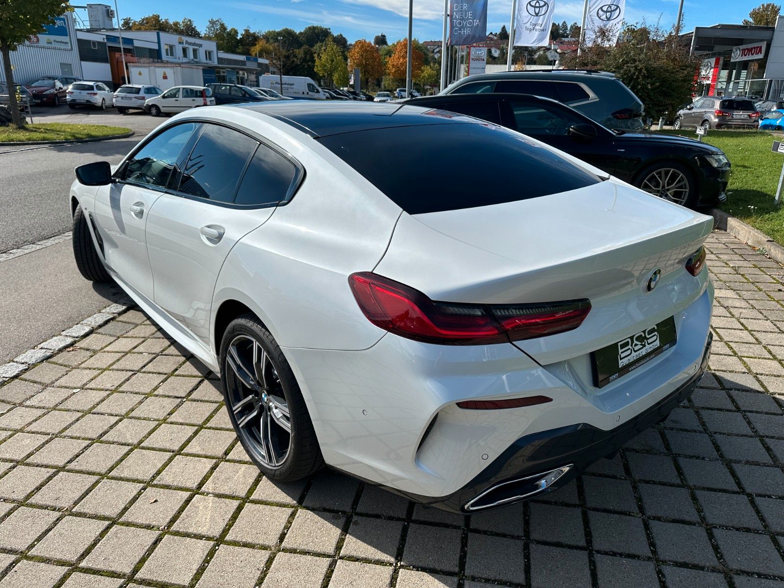 Fahrzeugabbildung BMW 840i Gran Coupe MSport ACC,HUD,PANO,LASER,HARMAN