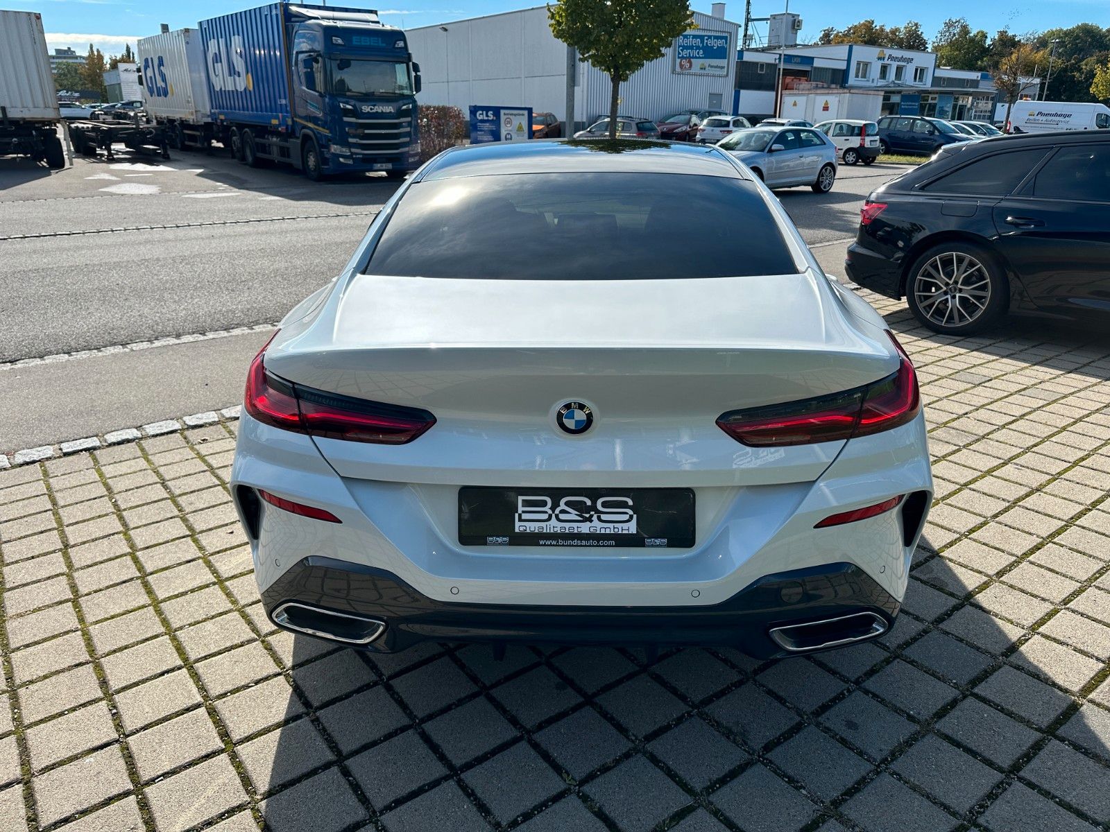 Fahrzeugabbildung BMW 840i Gran Coupe MSport ACC,HUD,PANO,LASER,HARMAN