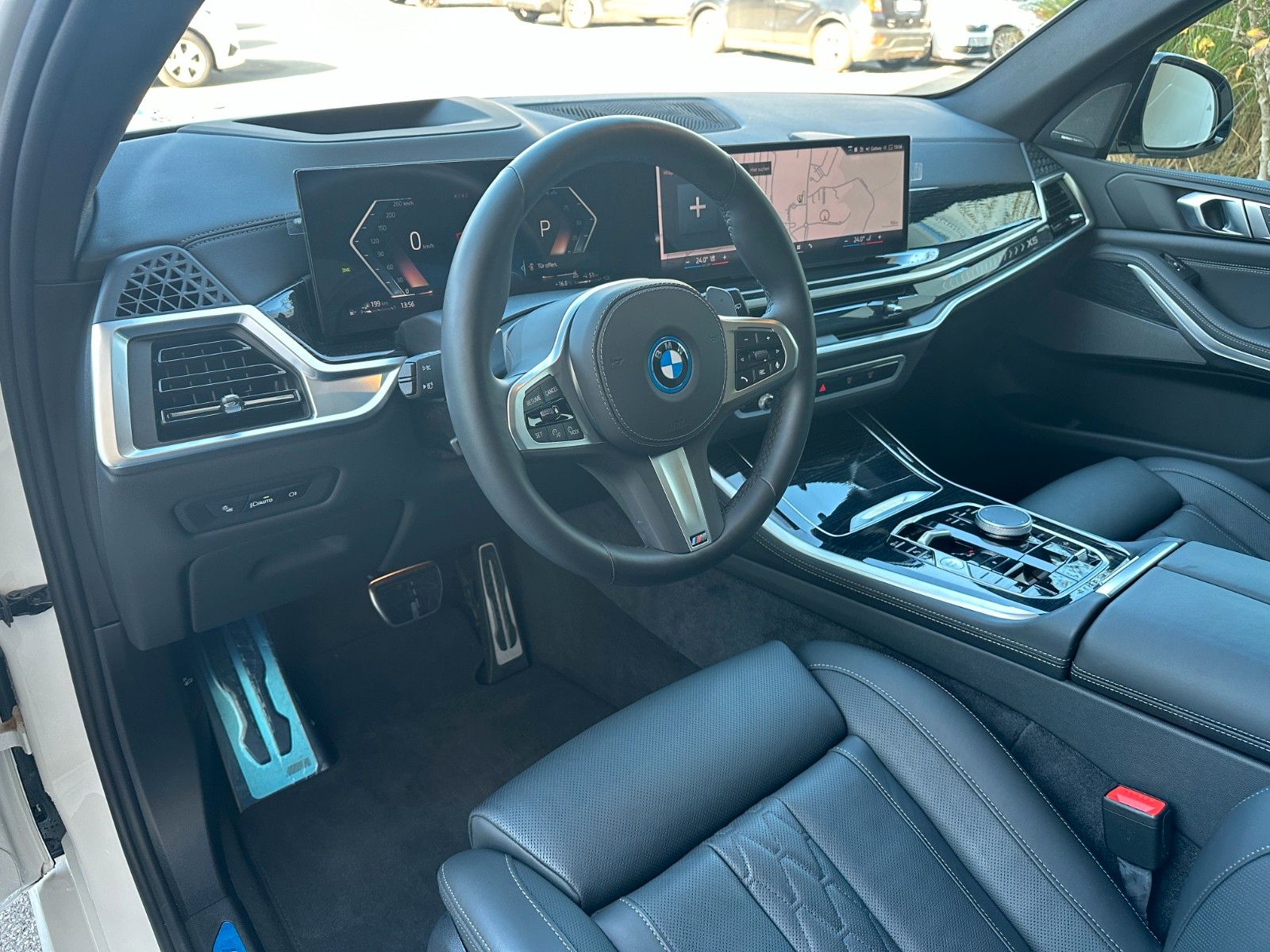 Fahrzeugabbildung BMW X5 50 e xDrive M Sport ACC,HUD,PANO,HARMAN,LUFT