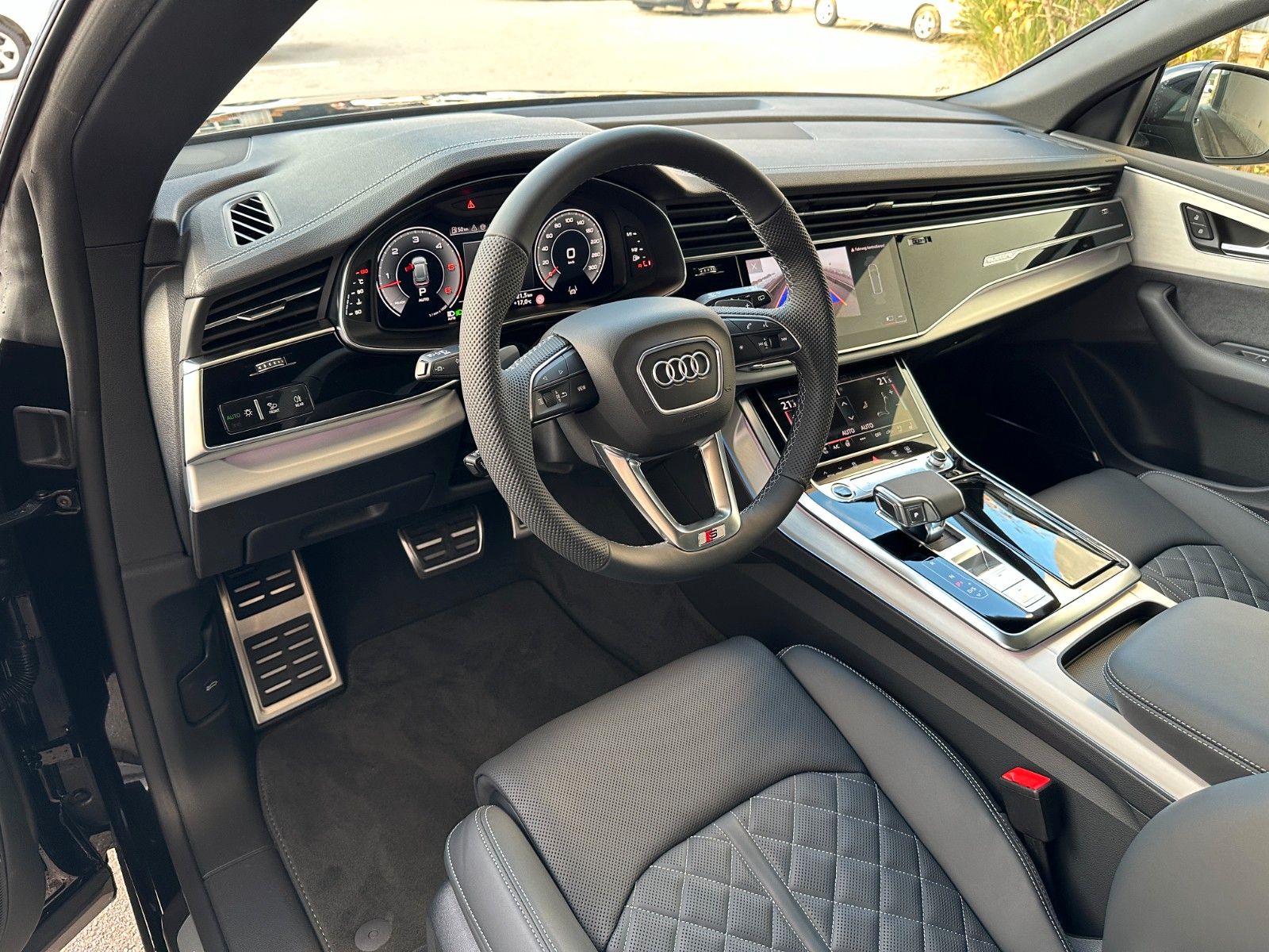 Fahrzeugabbildung Audi Q8 50 TDI quattro ACC,PANO,B&O,MATRIX,LUFT,23"