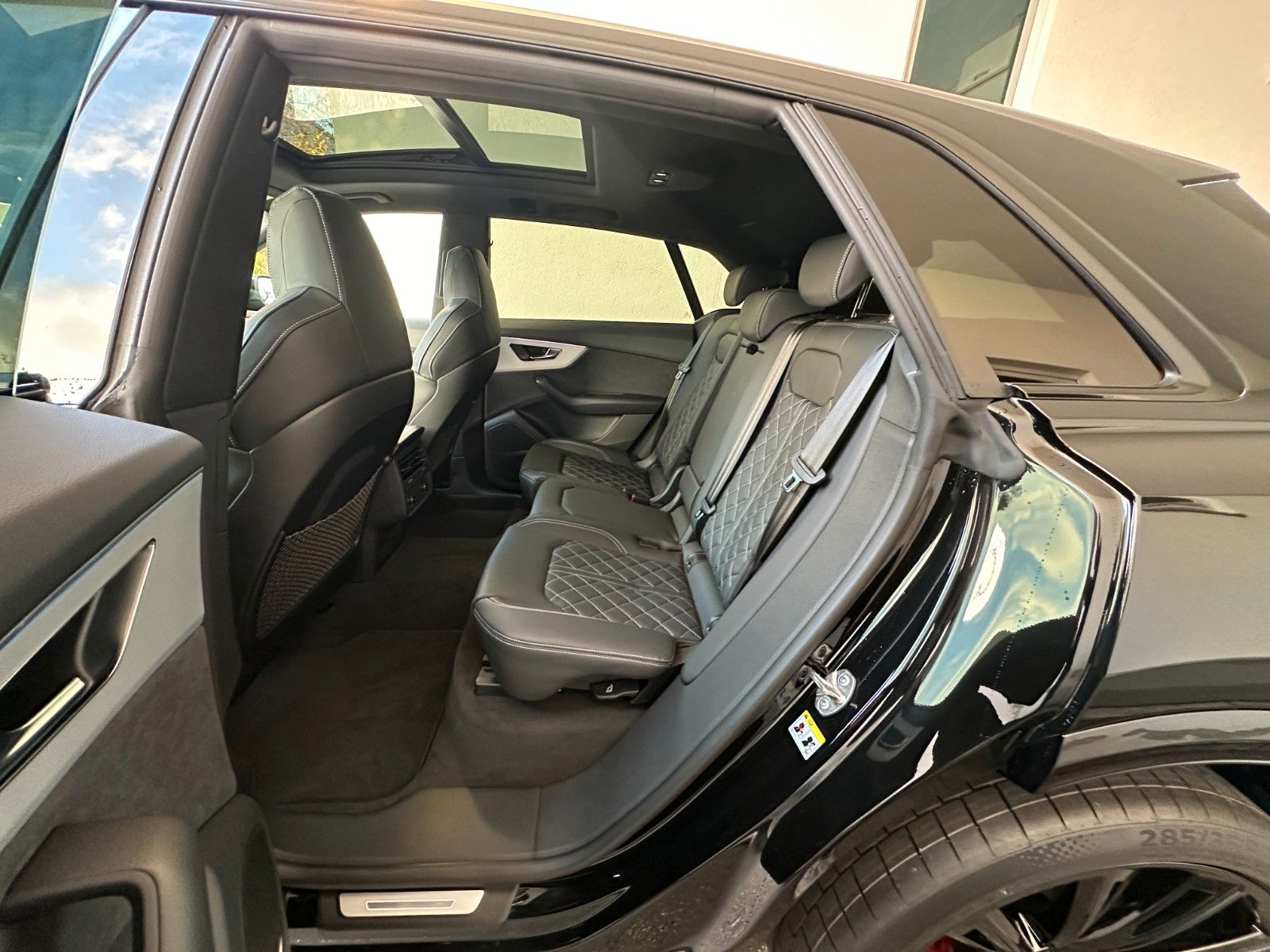 Fahrzeugabbildung Audi Q8 50 TDI quattro ACC,PANO,B&O,MATRIX,LUFT,23"