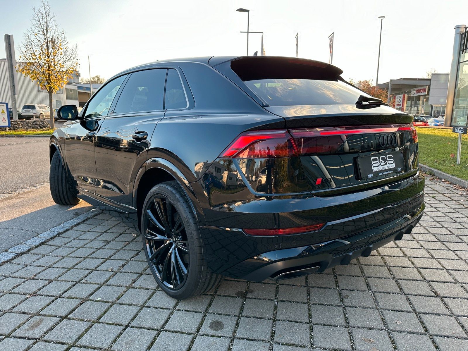 Fahrzeugabbildung Audi Q8 50 TDI quattro ACC,PANO,B&O,MATRIX,LUFT,23"