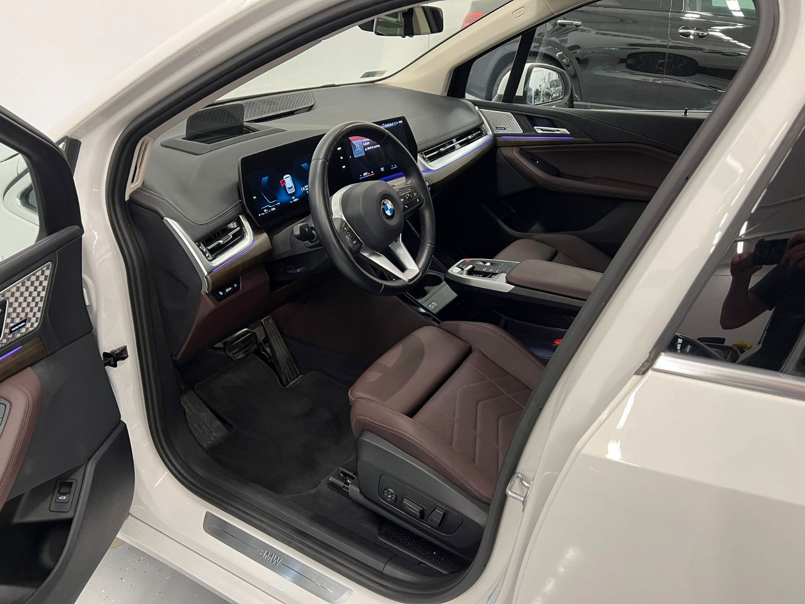 Fahrzeugabbildung BMW 223i Active Tour,Luxury Line,ACC,HUD,PANO,Harman