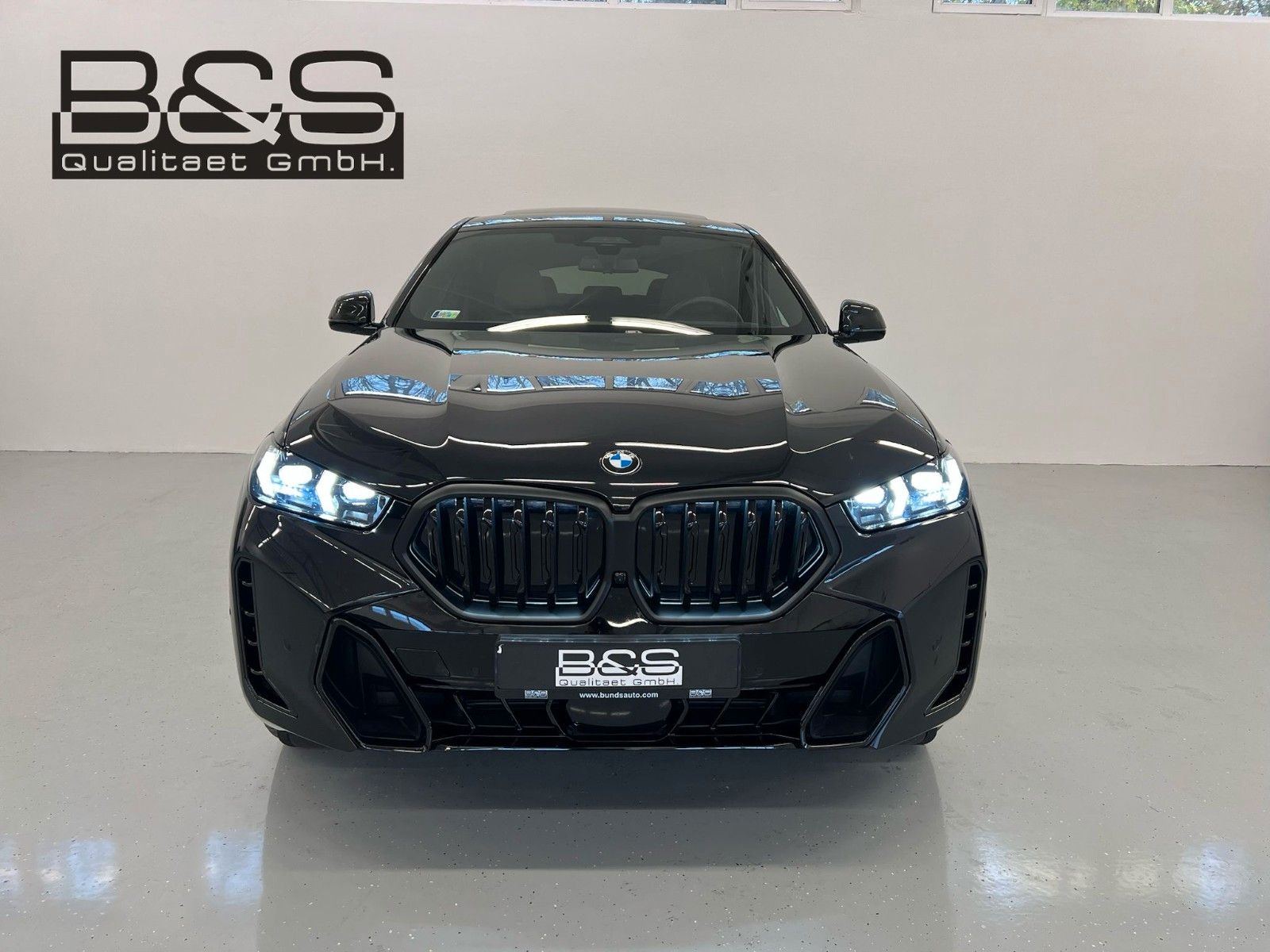 Fahrzeugabbildung BMW X6 40d xDrive MSport ACC,HUD,PANO,HARMAN,LUFT...