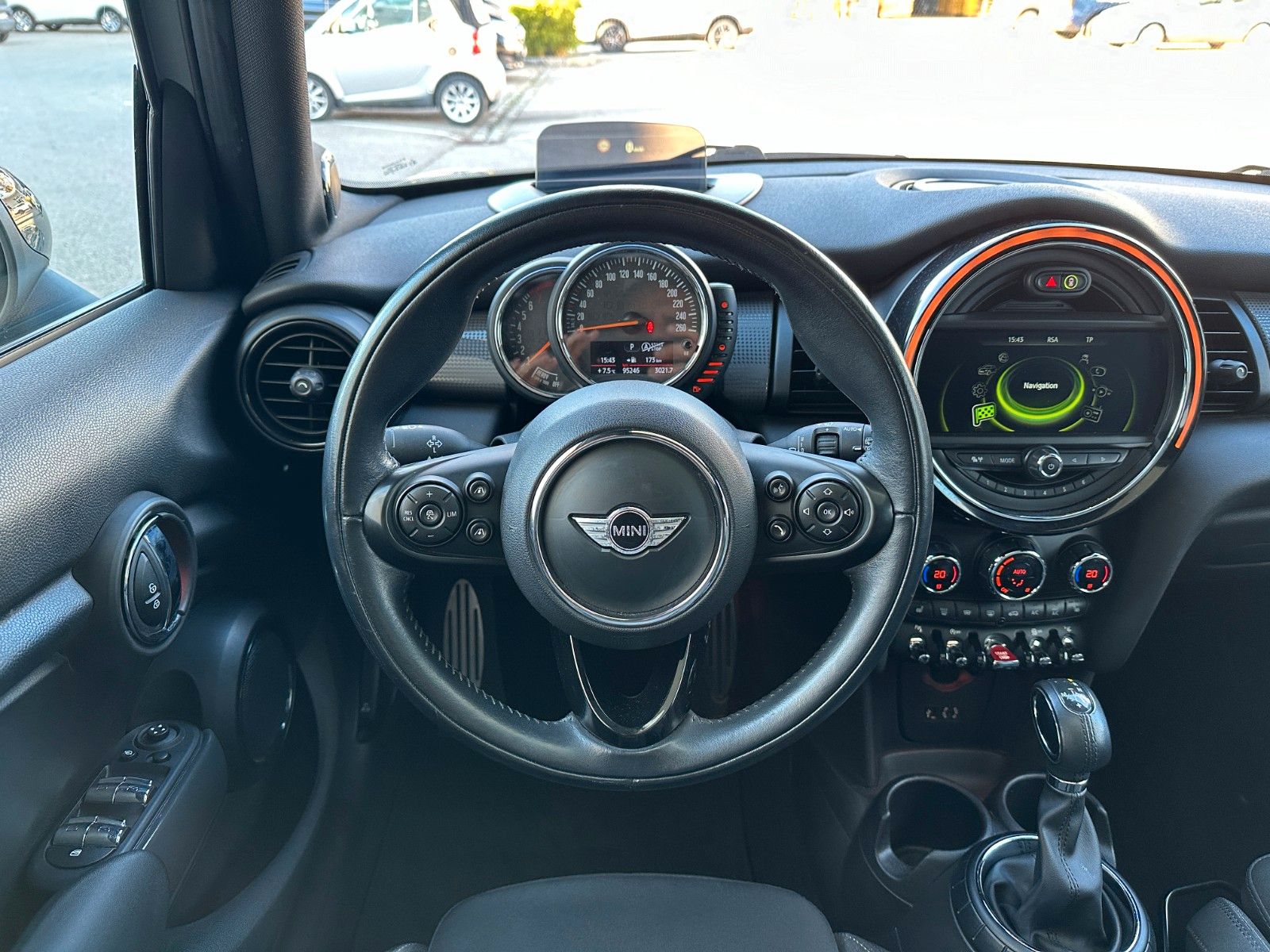 Fahrzeugabbildung MINI Mini 5-trg. Cooper Chili ACC,HUD,HARMAN,PANO,Usw