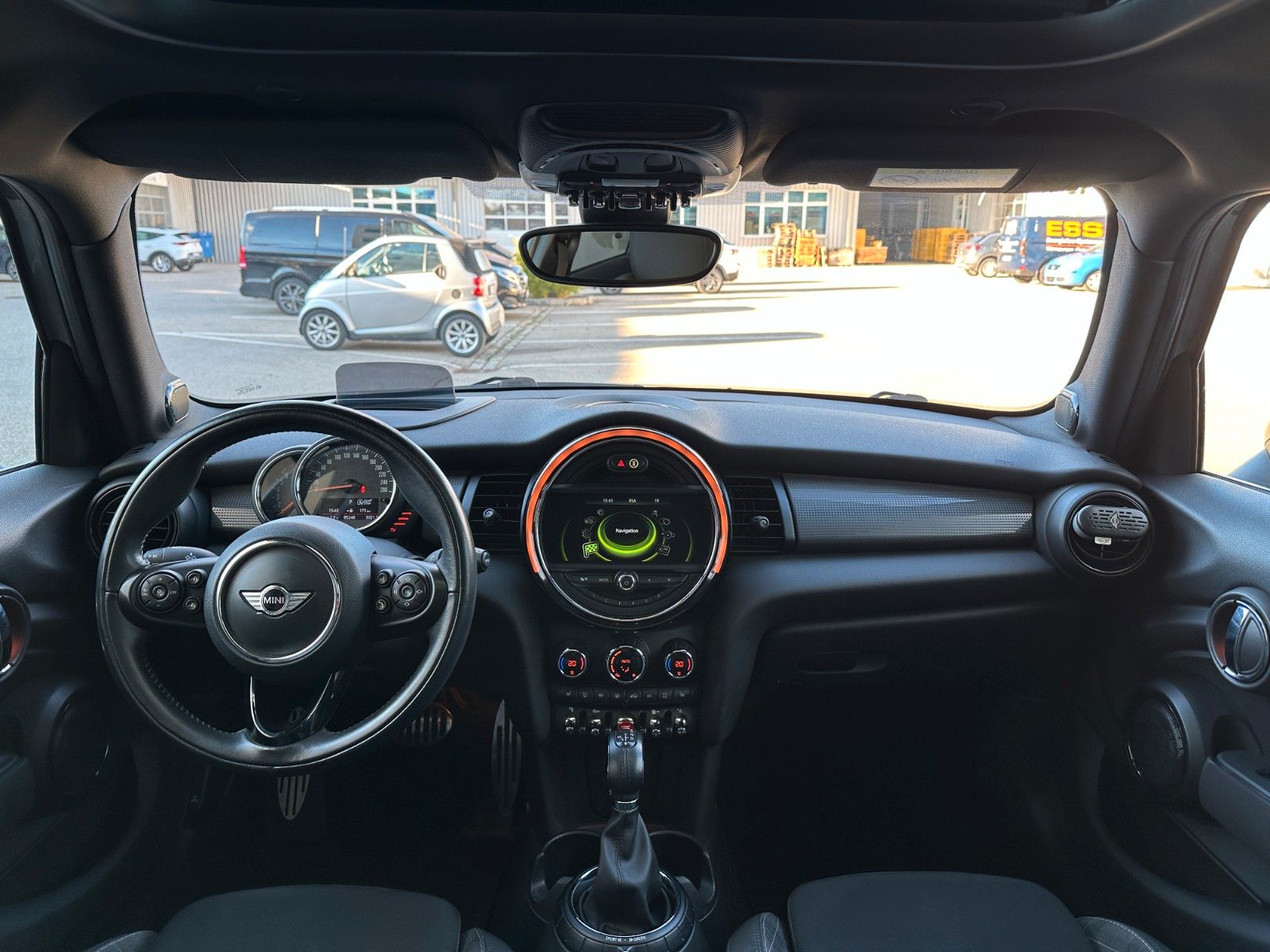 Fahrzeugabbildung MINI Mini 5-trg. Cooper Chili ACC,HUD,HARMAN,PANO,Usw