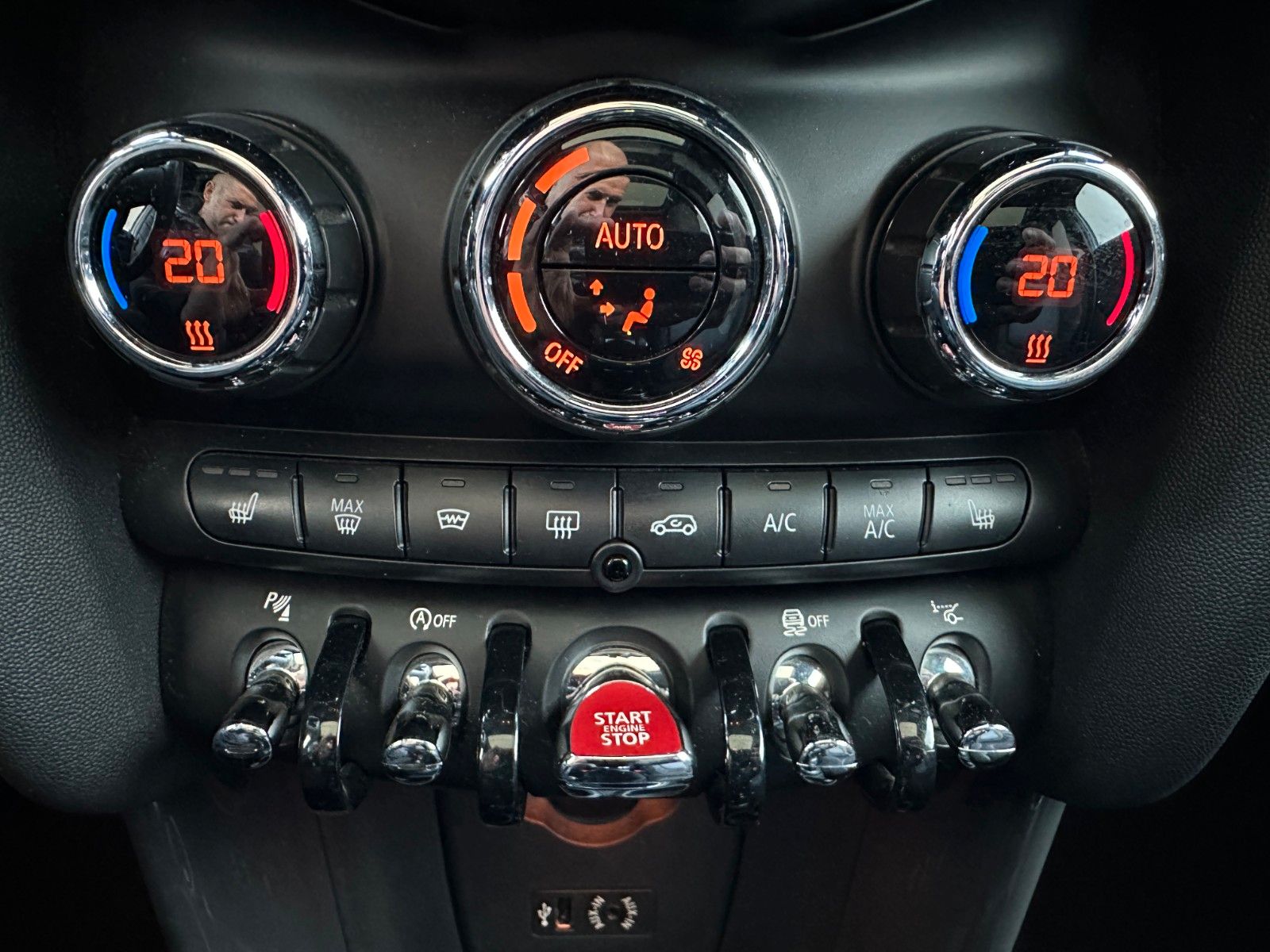 Fahrzeugabbildung MINI Mini 5-trg. Cooper Chili ACC,HUD,HARMAN,PANO,Usw