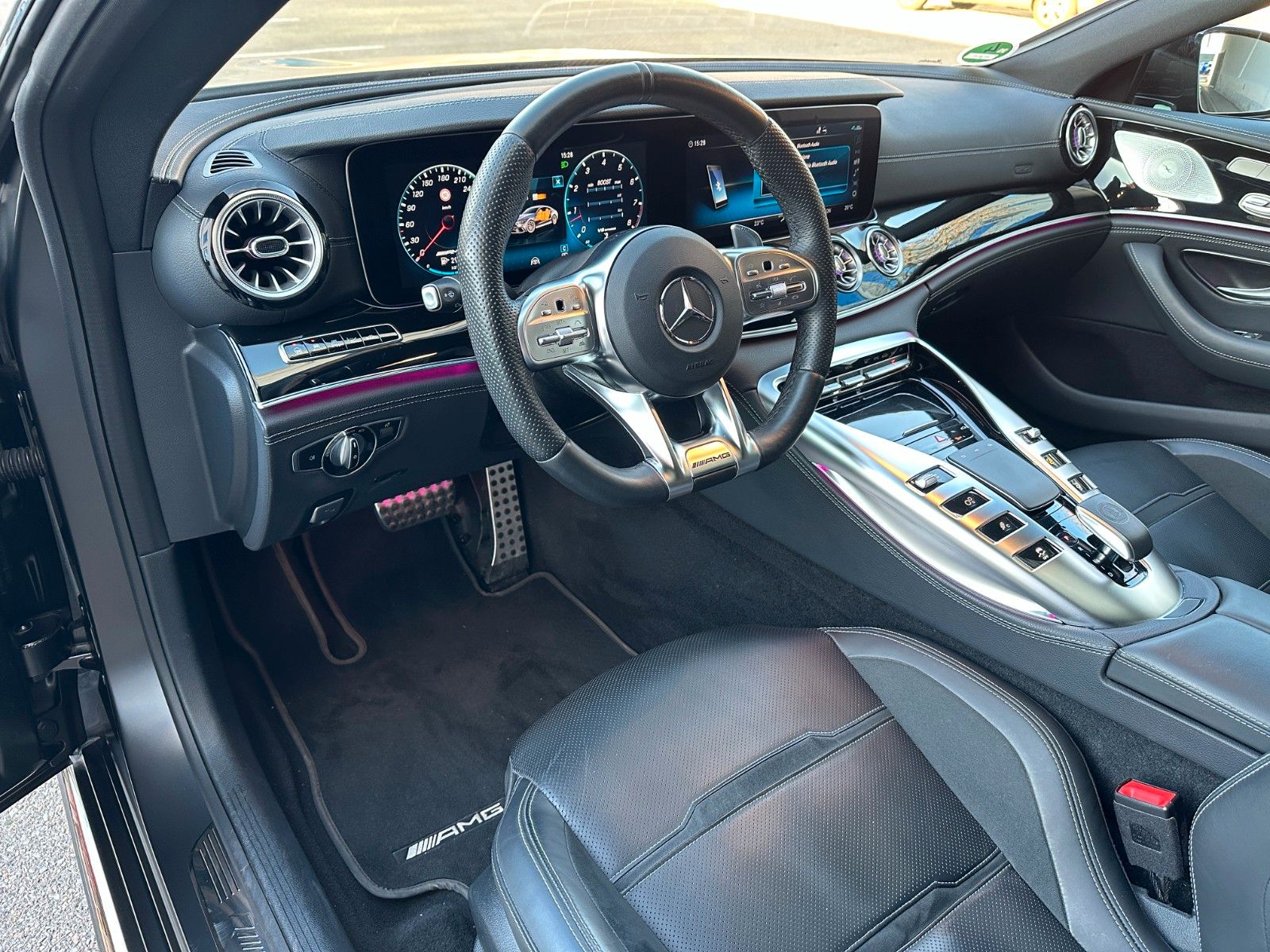 Fahrzeugabbildung Mercedes-Benz AMG GT 4-trg. 63 S 4Matic+ DISTR,HUD,MANUFAKTUR.