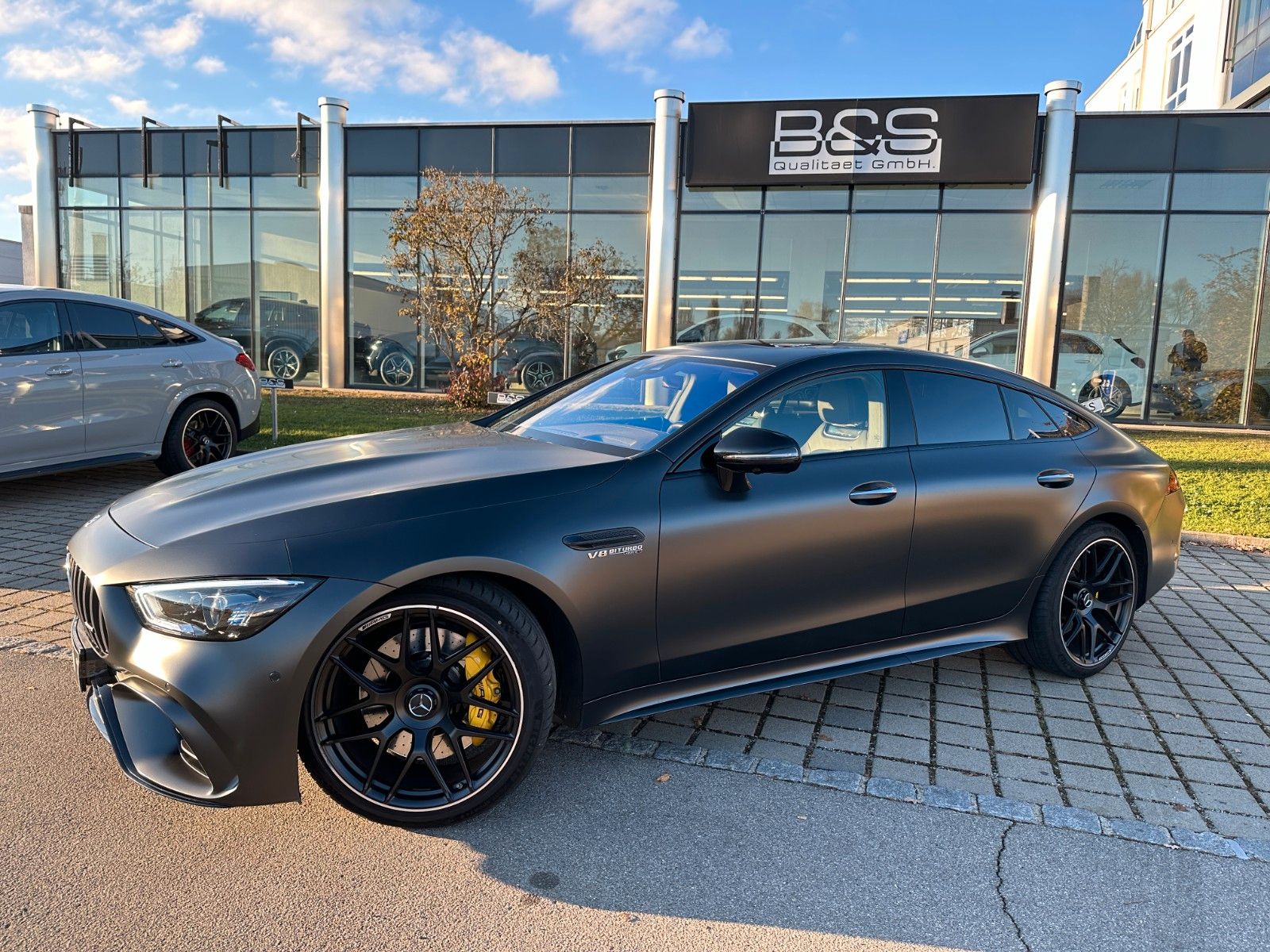 Fahrzeugabbildung Mercedes-Benz AMG GT 4-trg. 63 S 4Matic+ DISTR,HUD,MANUFAKTUR.