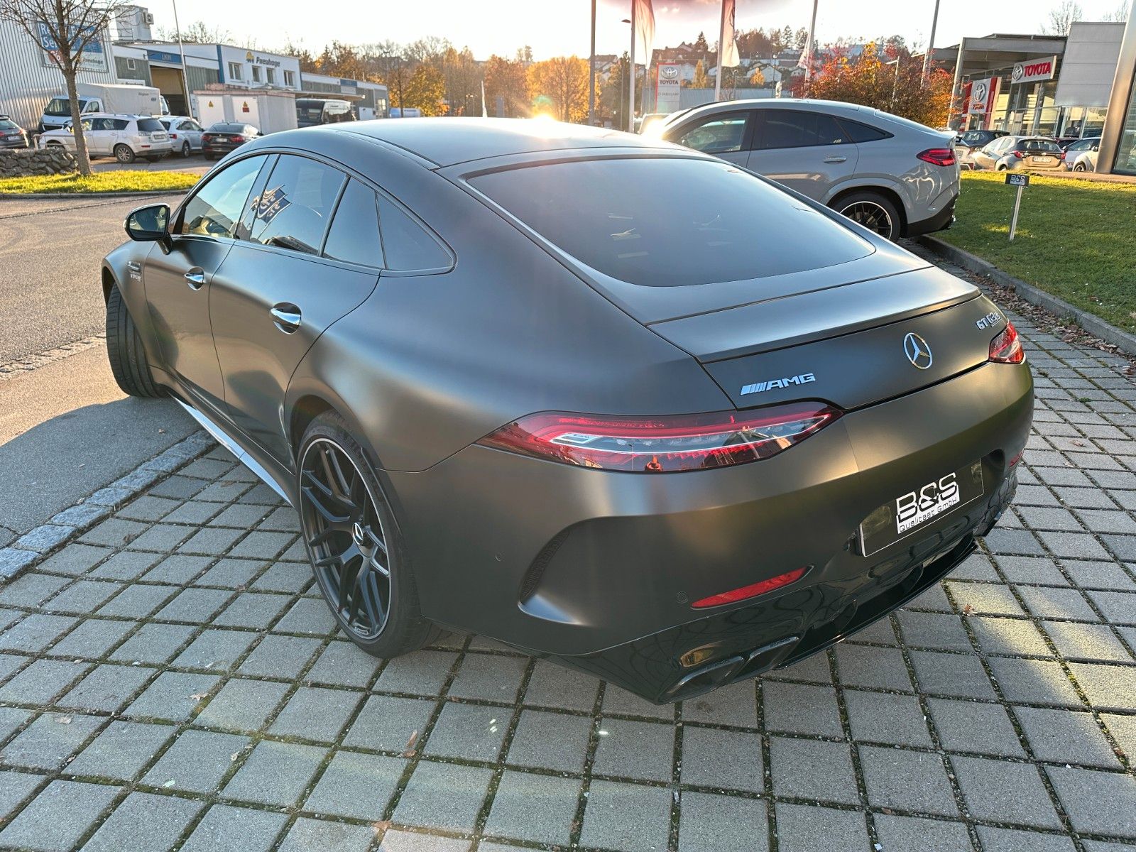 Fahrzeugabbildung Mercedes-Benz AMG GT 4-trg. 63 S 4Matic+ DISTR,HUD,MANUFAKTUR.