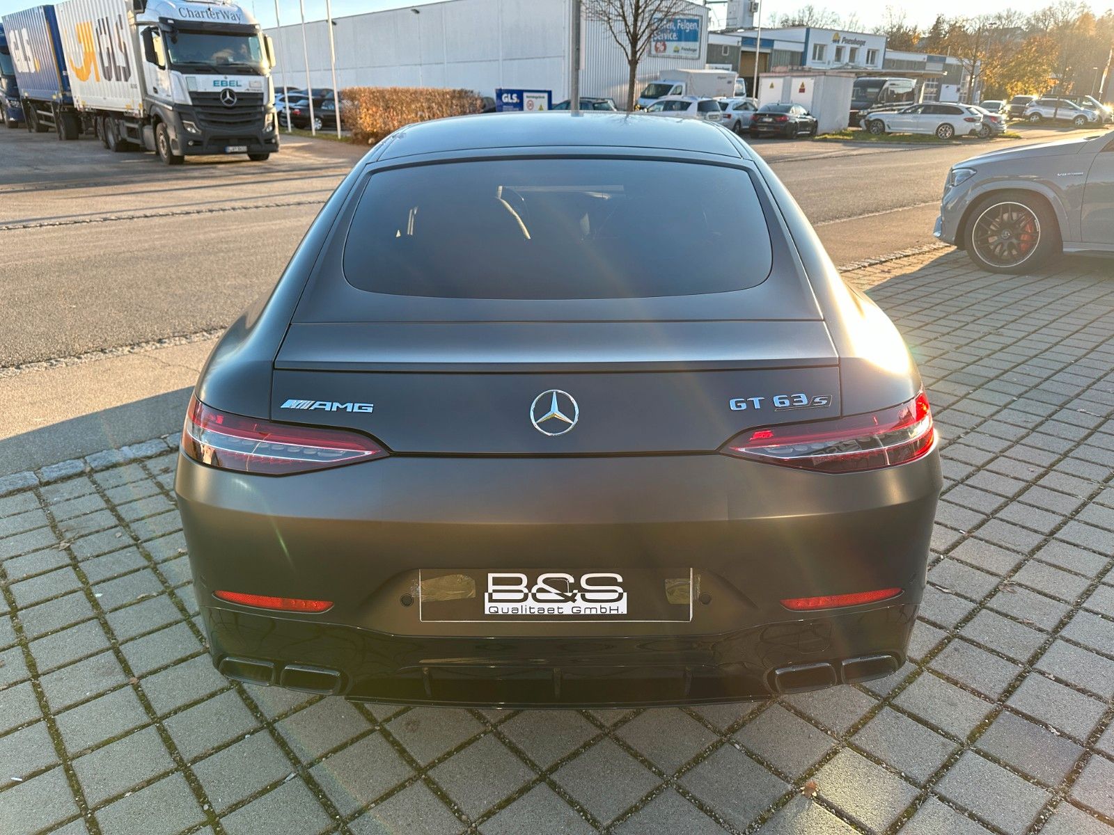 Fahrzeugabbildung Mercedes-Benz AMG GT 4-trg. 63 S 4Matic+ DISTR,HUD,MANUFAKTUR.