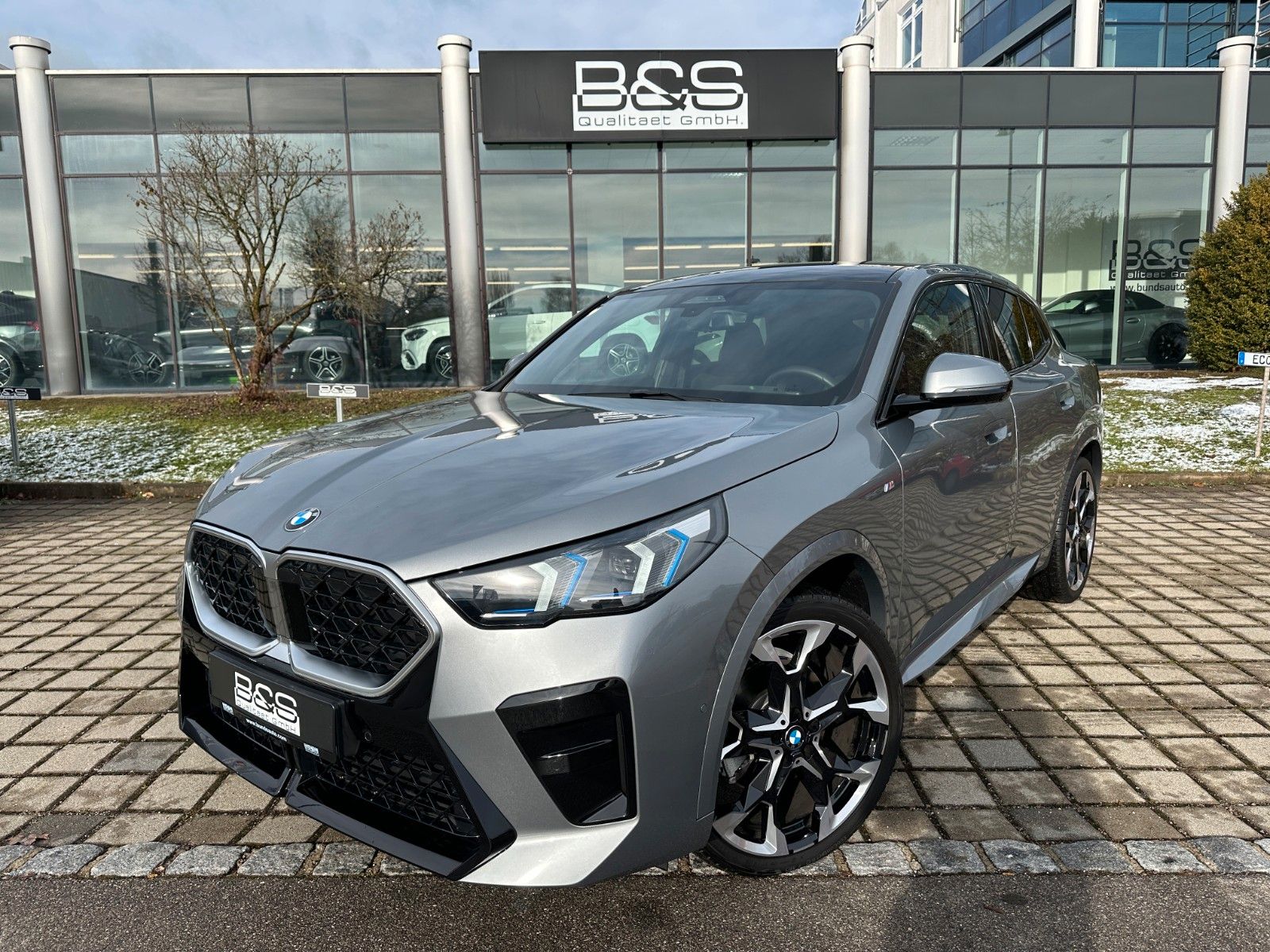 Fahrzeugabbildung BMW X2 20i sDrive MSport ACC,HUD,PANO,HARMAN,360...