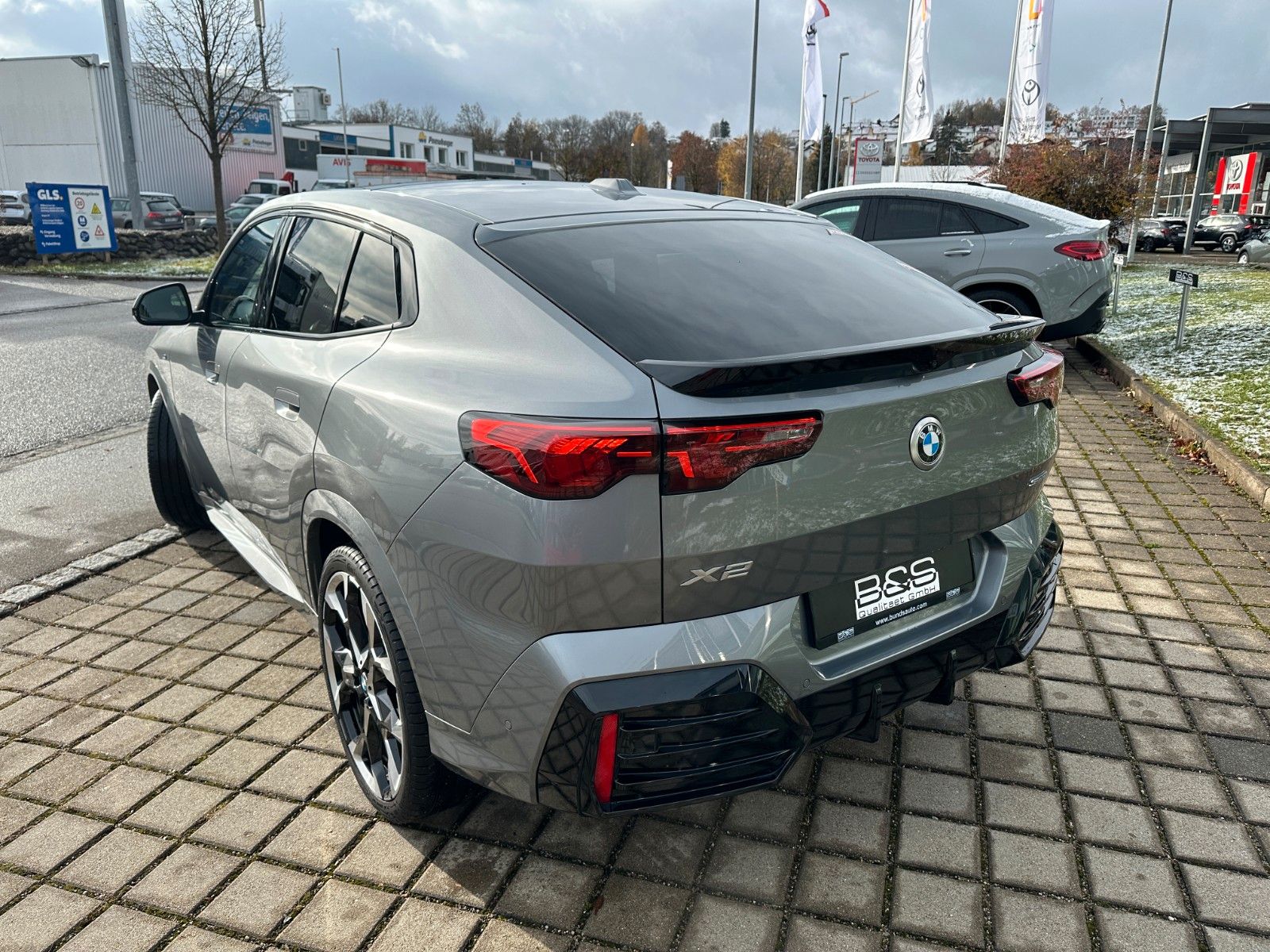 Fahrzeugabbildung BMW X2 20i sDrive MSport ACC,HUD,PANO,HARMAN,360...