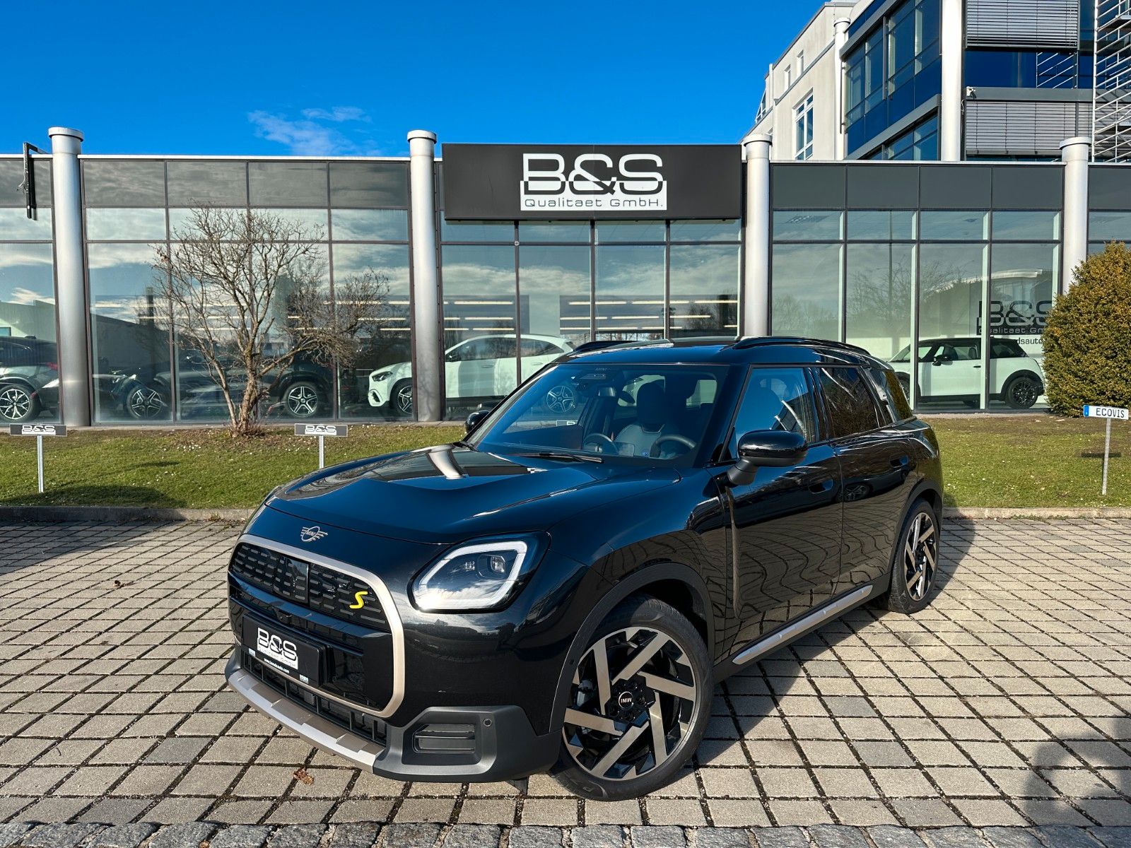 Fahrzeugabbildung MINI Countryman5 SE ALL4 Fav Trim,XL,PAN,HUD,AHK,H&K