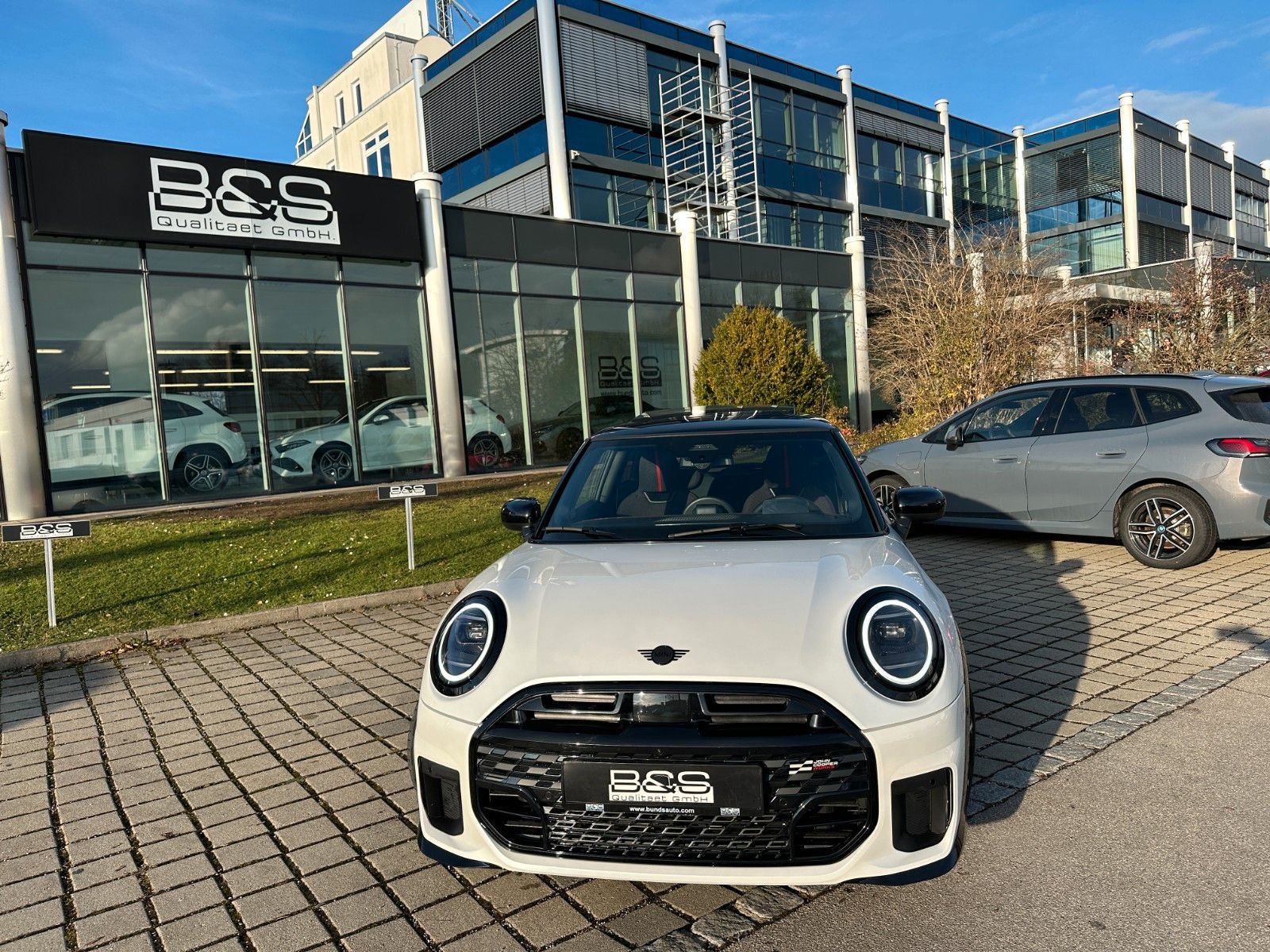 Fahrzeugabbildung MINI Cooper S John Cooper Works Trim ACC,HUD,PANO,H&R