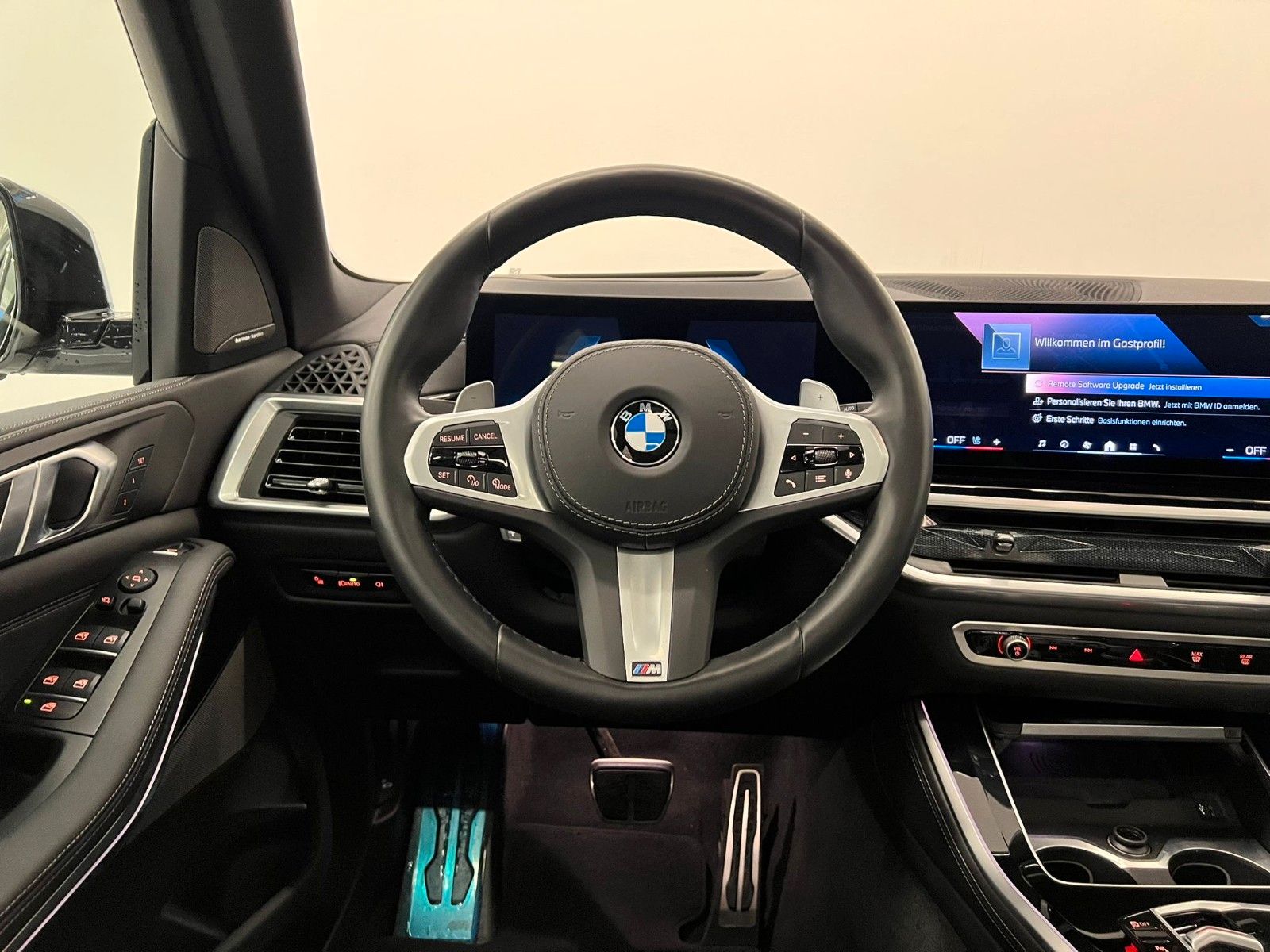 Fahrzeugabbildung BMW X5 30d xDrive MSport ACC,HUD,PANO,HARMAN,LUFT,..