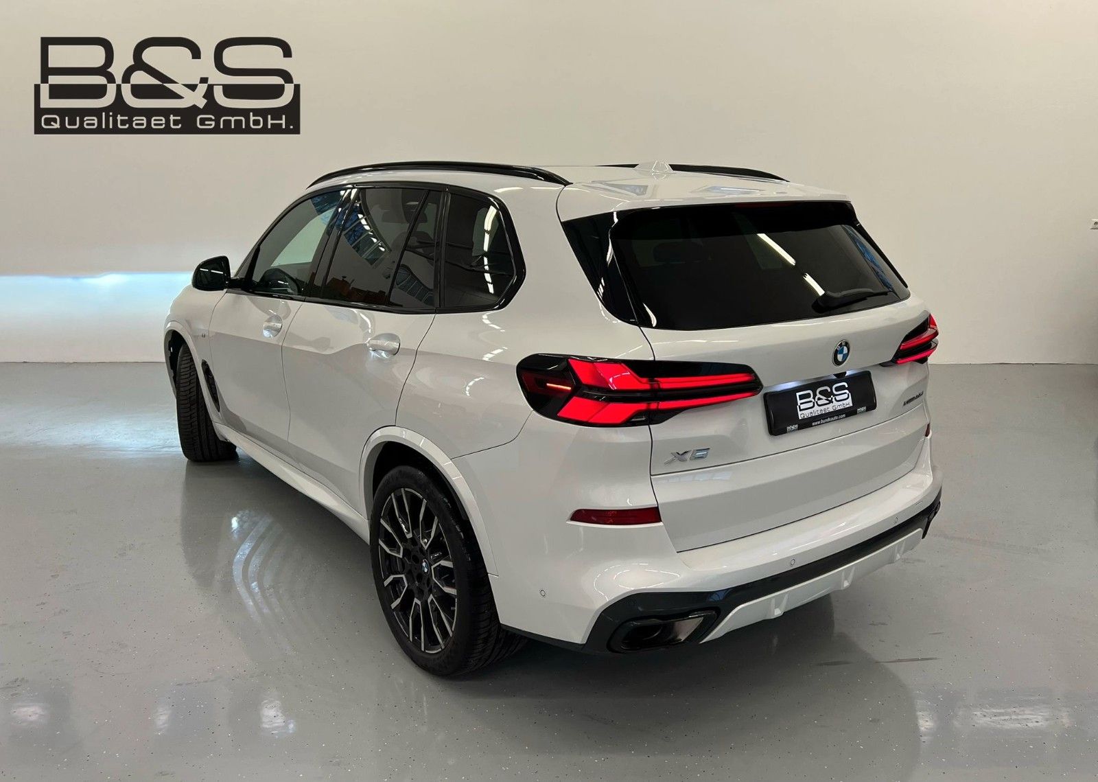 Fahrzeugabbildung BMW X5 30d xDrive MSport ACC,HUD,PANO,HARMAN,LUFT,..