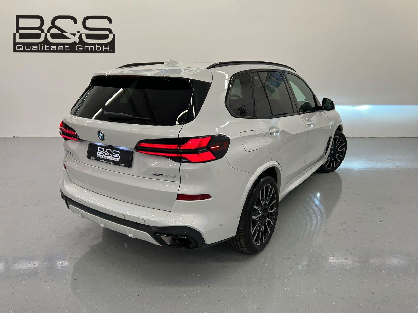 Fahrzeugabbildung BMW X5 30d xDrive MSport ACC,HUD,PANO,HARMAN,LUFT,..