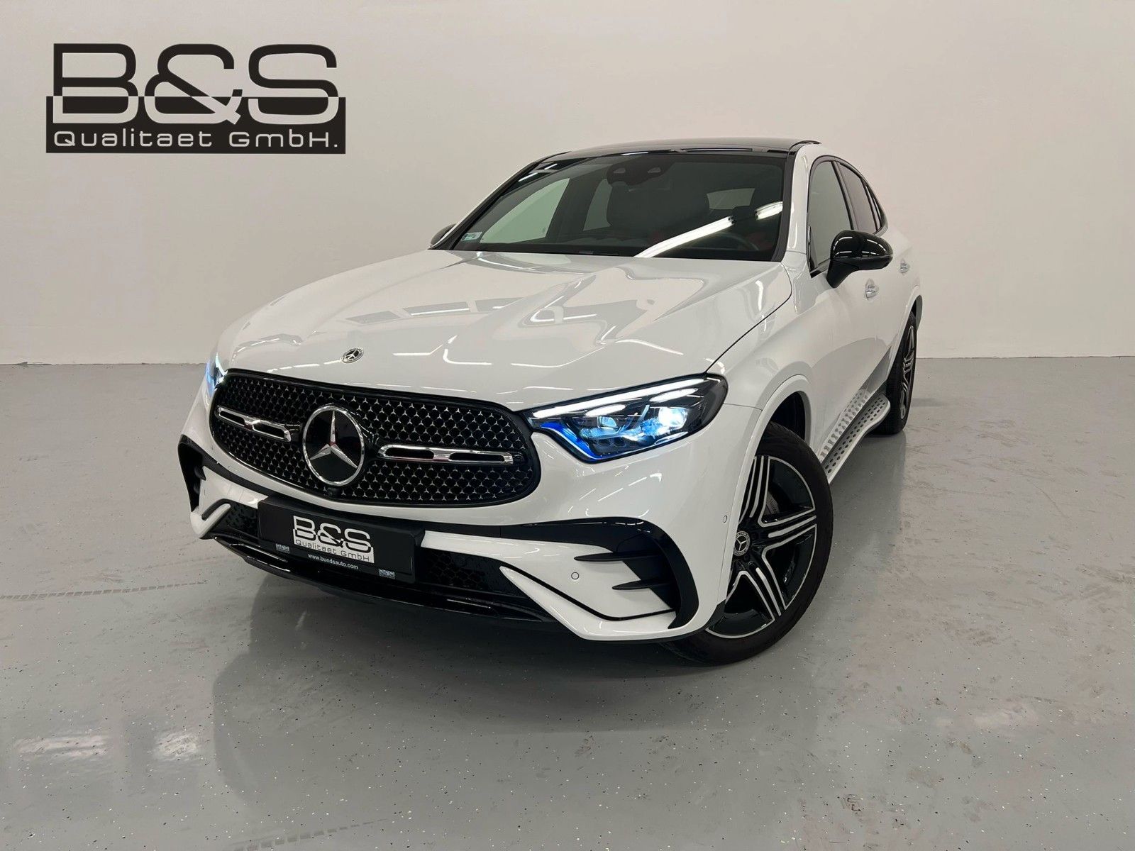 Fahrzeugabbildung Mercedes-Benz GLC 300d 4Matic AMG DISTR,HUD,PANO,BURM,AHK,360