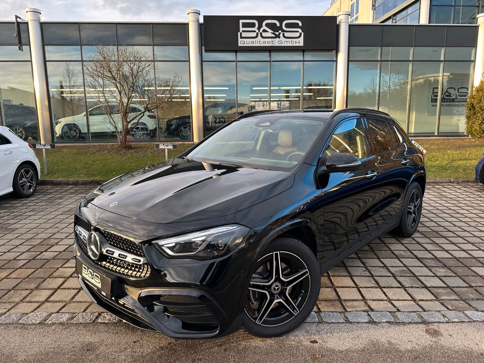 Fahrzeugabbildung Mercedes-Benz GLA 200 AMG Line Edition DISTR,LED,KAMERA,19"