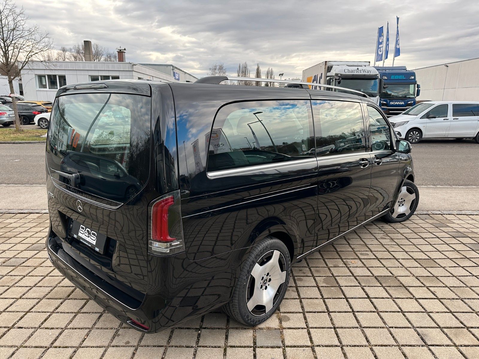 Fahrzeugabbildung Mercedes-Benz V 250d RWD AVANTG extralang,BURMESTER,ELEKTR TÜR