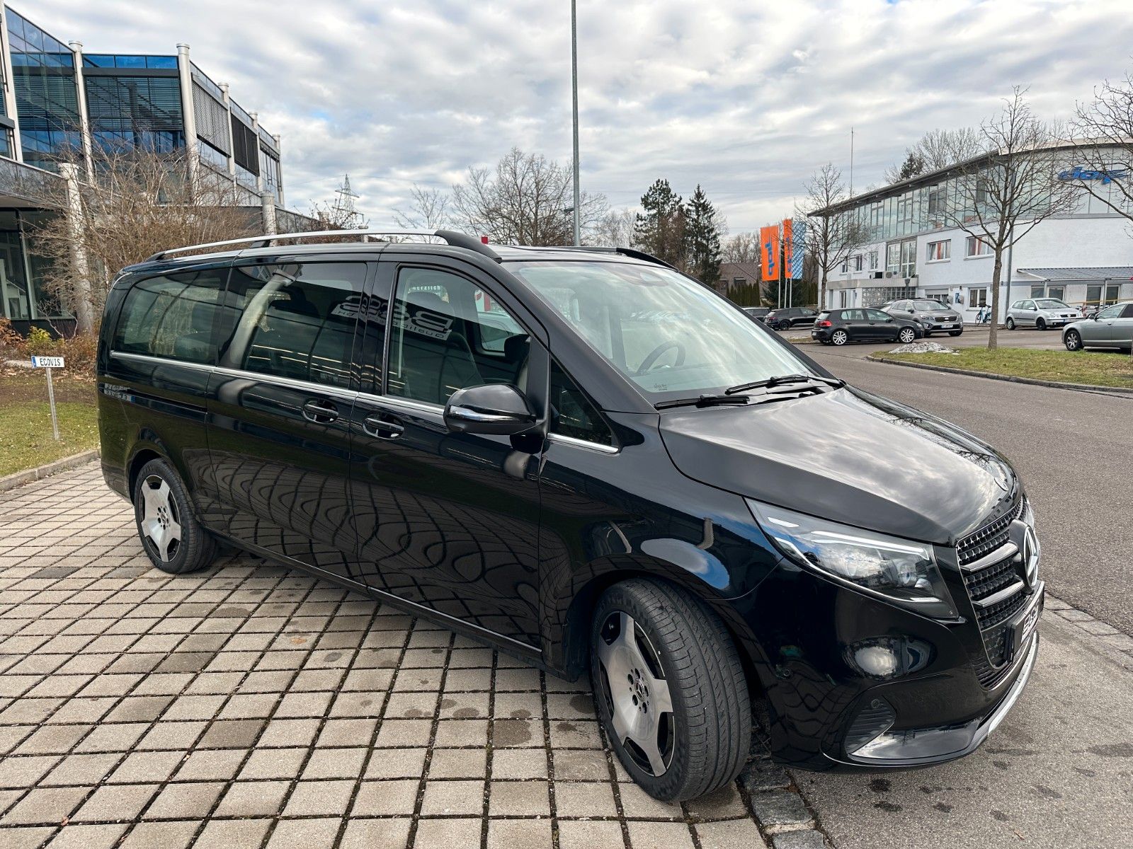 Fahrzeugabbildung Mercedes-Benz V 250d RWD AVANTG extralang,BURMESTER,ELEKTR TÜR