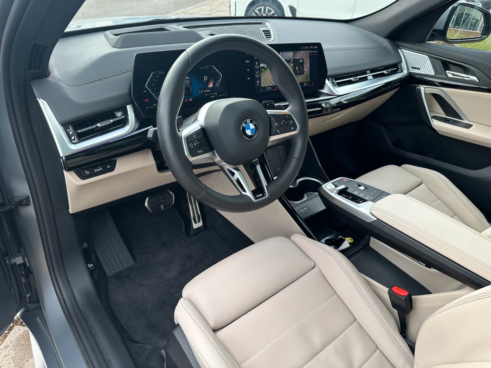 Fahrzeugabbildung BMW X2 20d xDrive MSport ACC,HUD,PANO,HARMAN,360