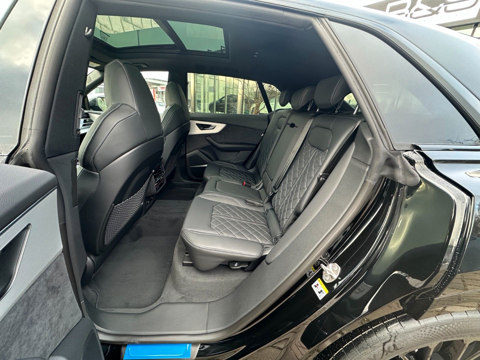 Fahrzeugabbildung Audi Q8 50 TDI quattro ACC,HUD,PANO,B&O,MATRIX,LUFT..